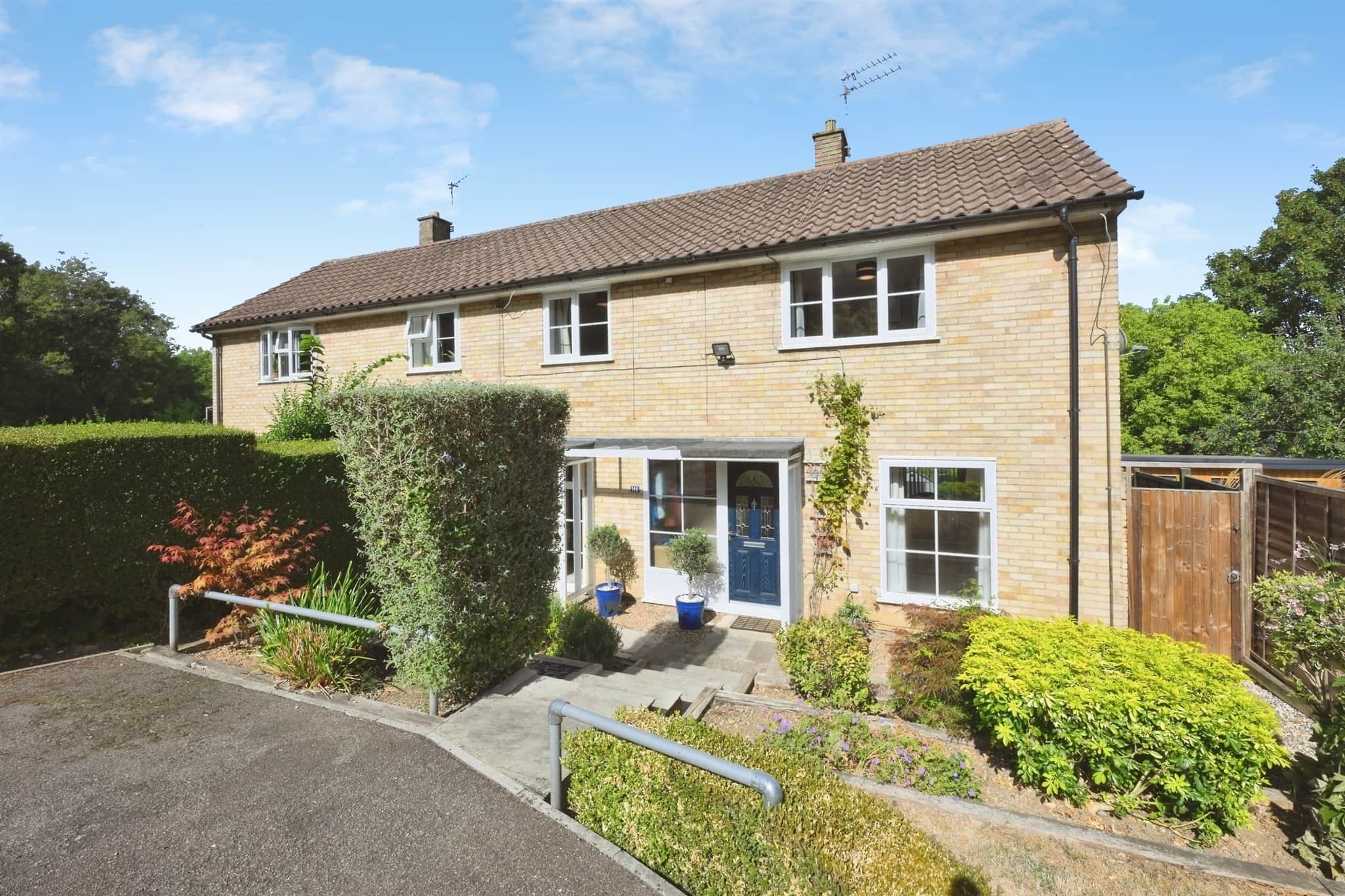 Property at Knightsfield, Welwyn Garden City