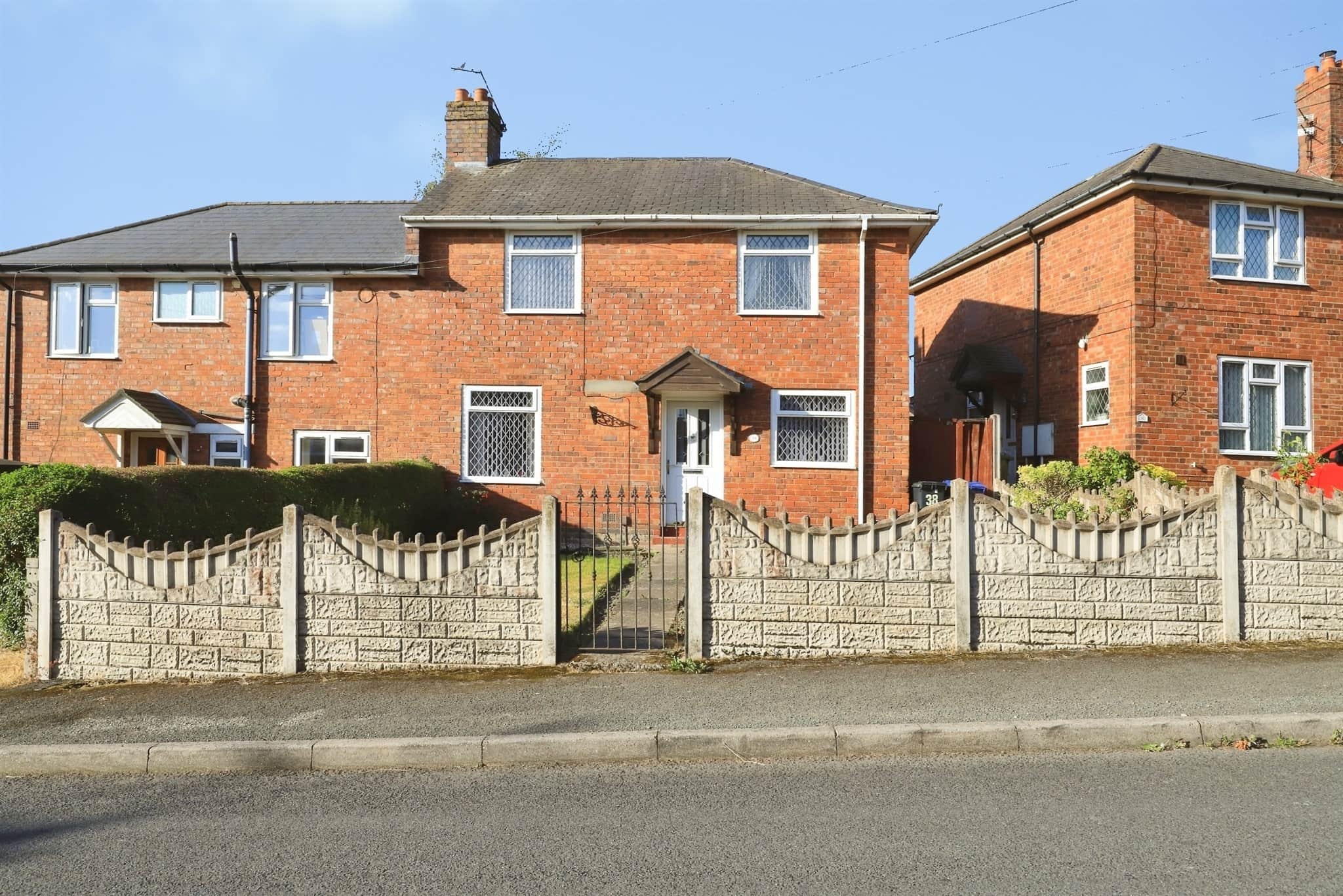 Property at North Oval, Upper Gornal, Dudley