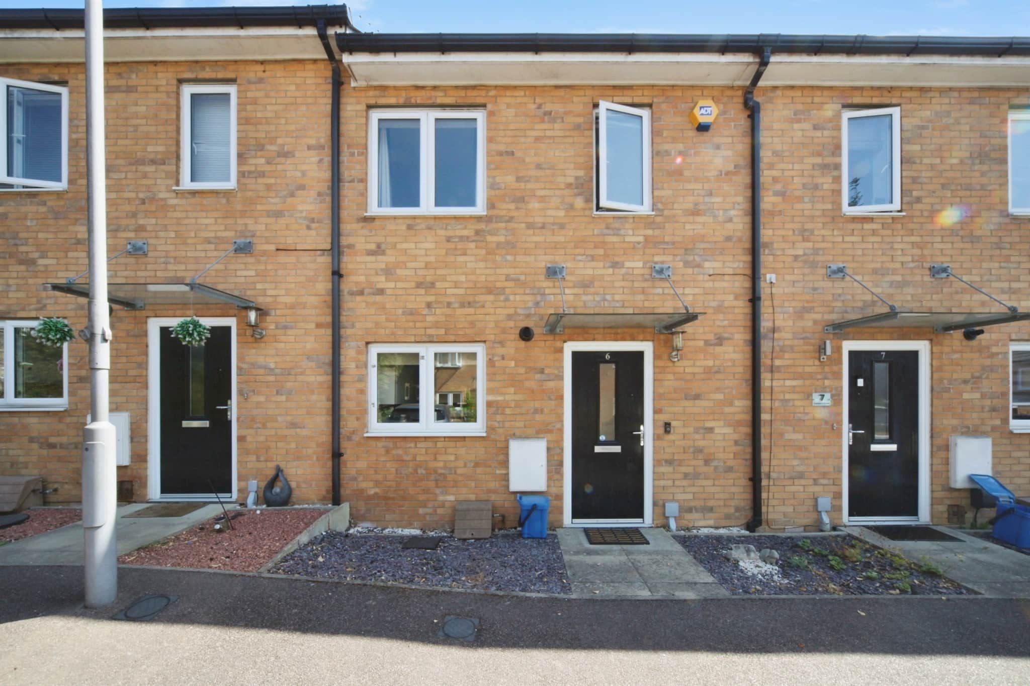 Property at Landau Close, Luton