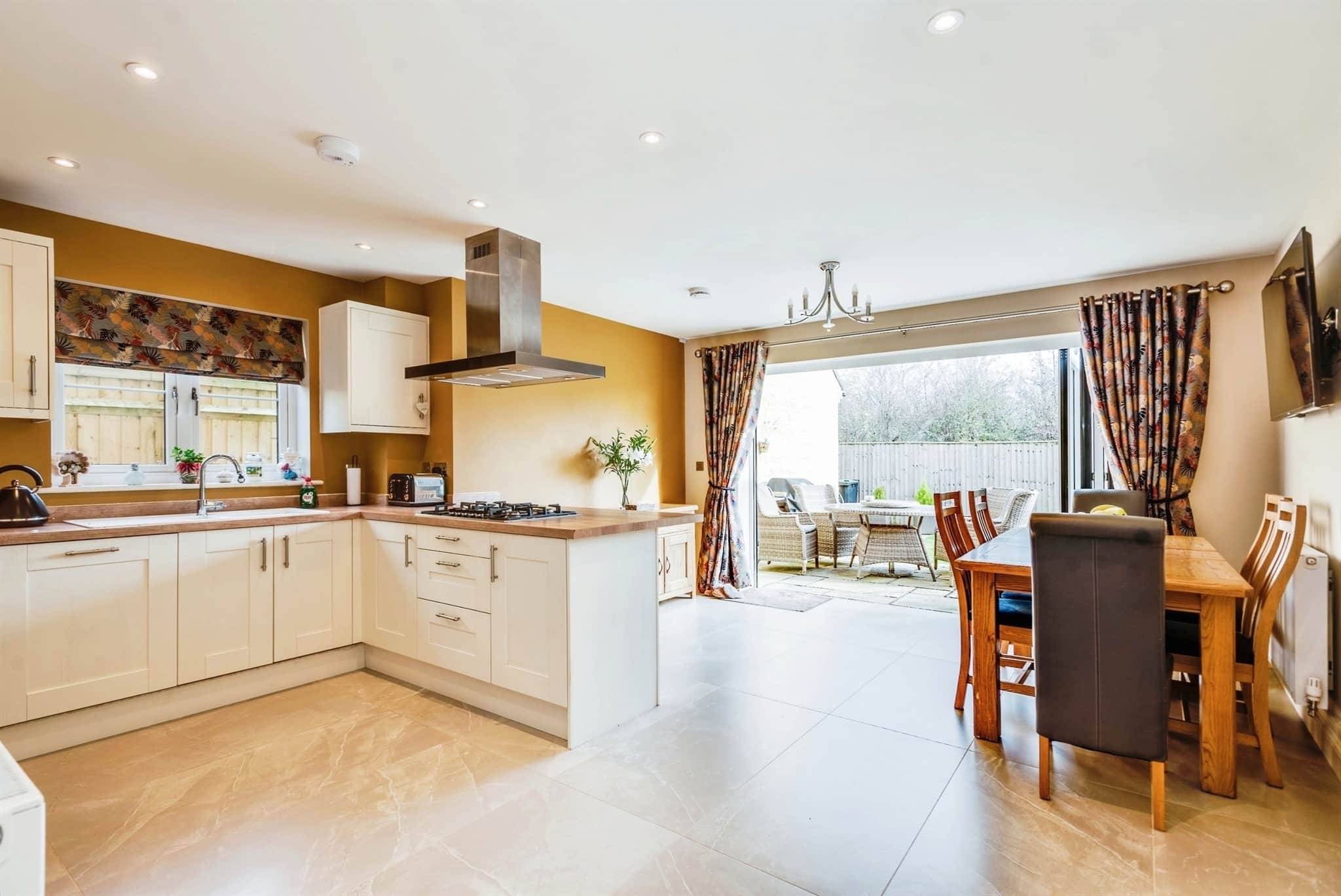 Property at Linden Gardens, Carterton