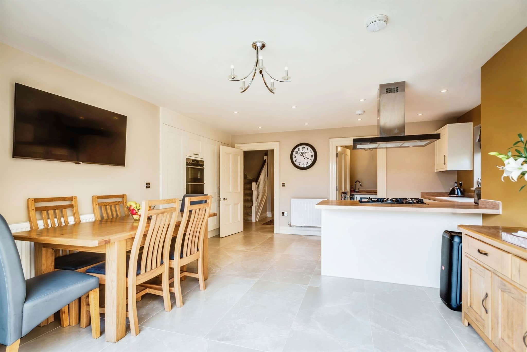 Property at Linden Gardens, Carterton