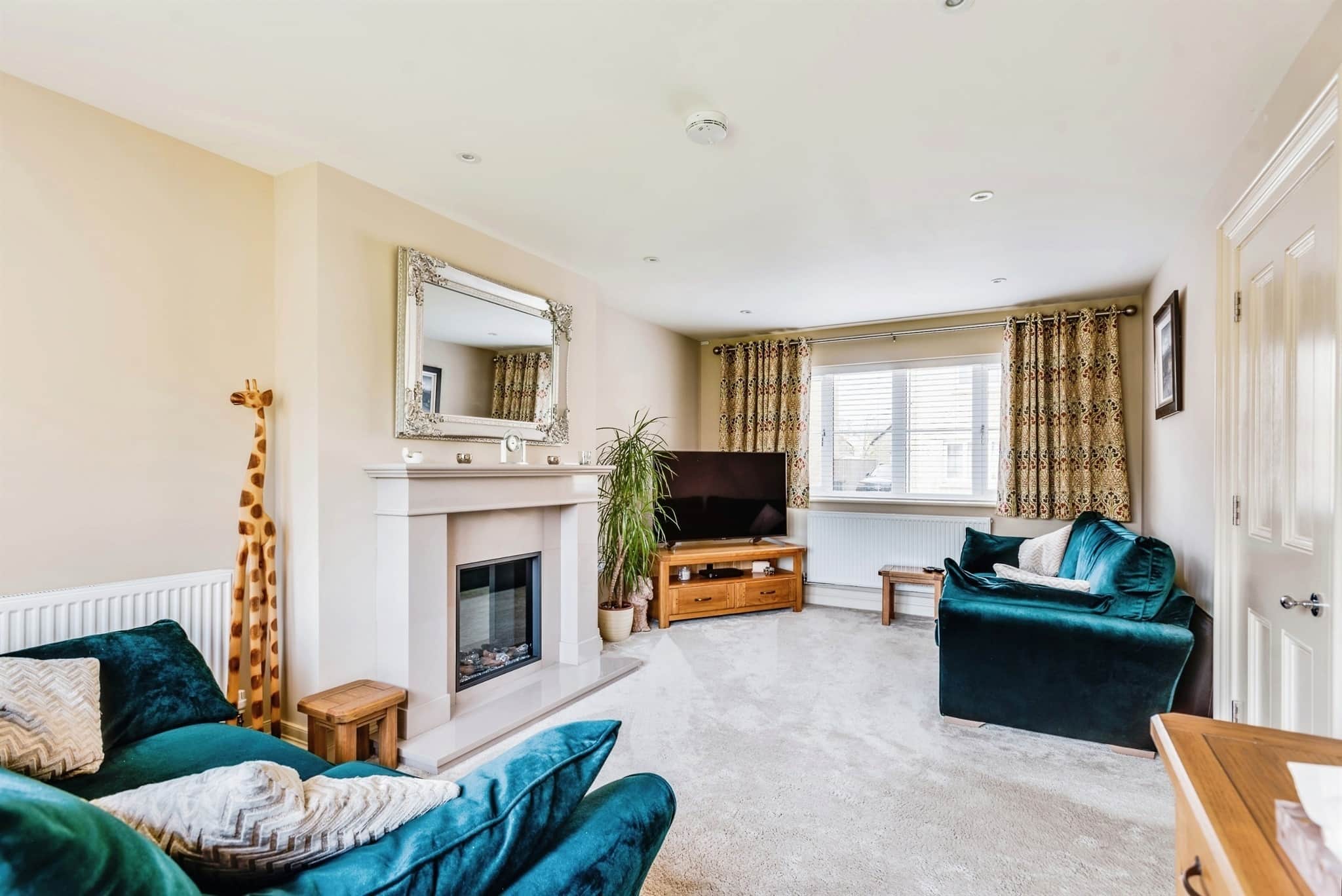 Property at Linden Gardens, Carterton