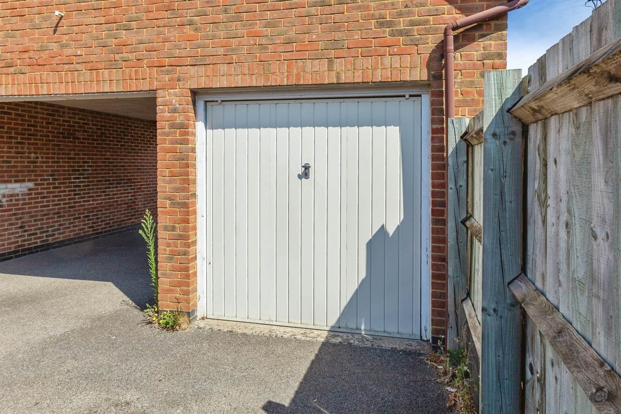 Property at Fairford Leys Way, Aylesbury