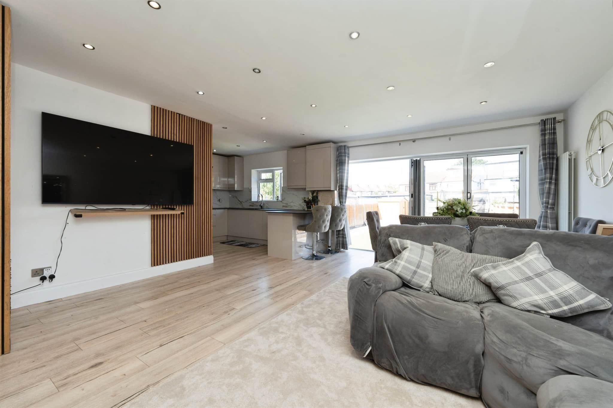 Property at Sefton Avenue, Harrow
