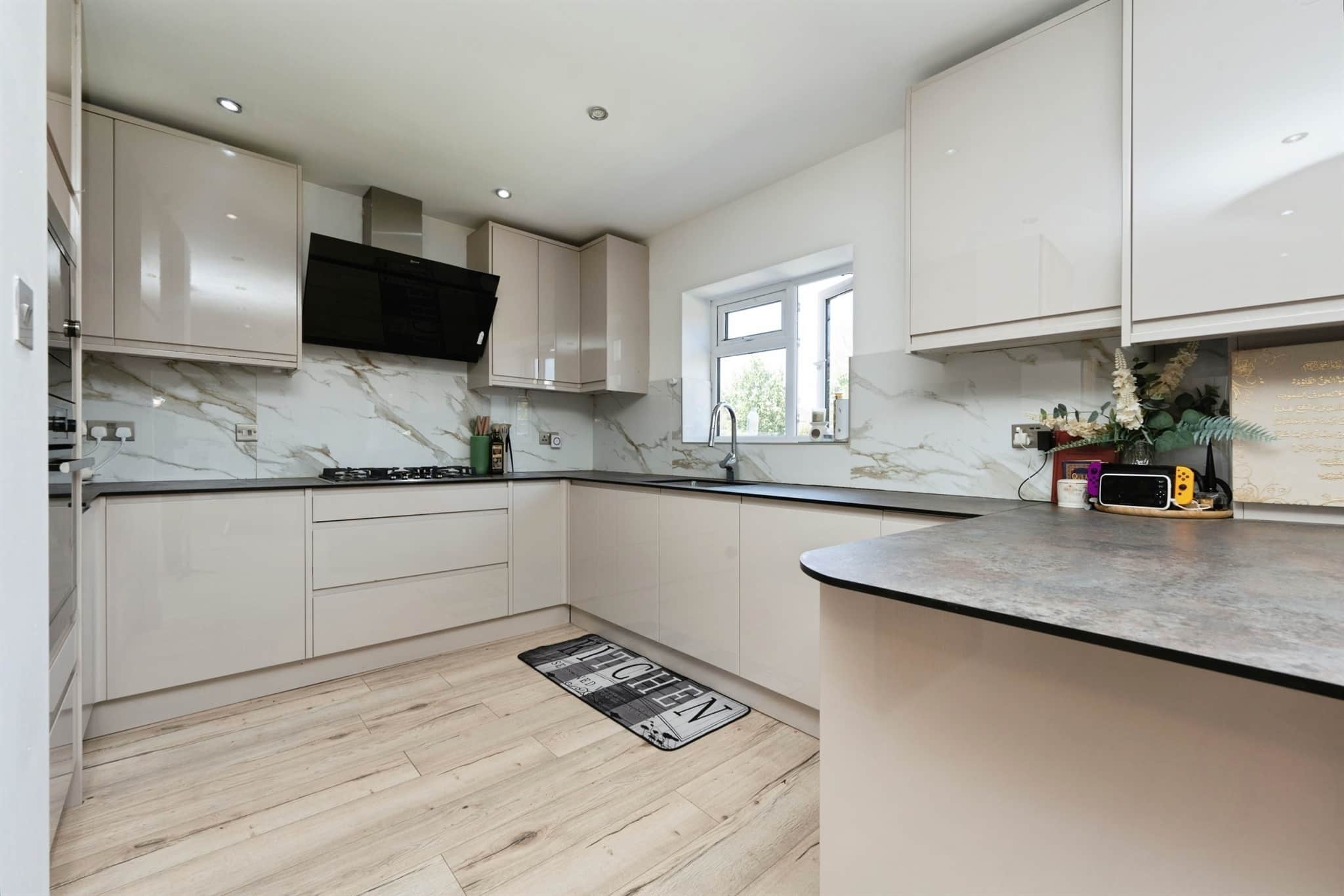 Property at Sefton Avenue, Harrow