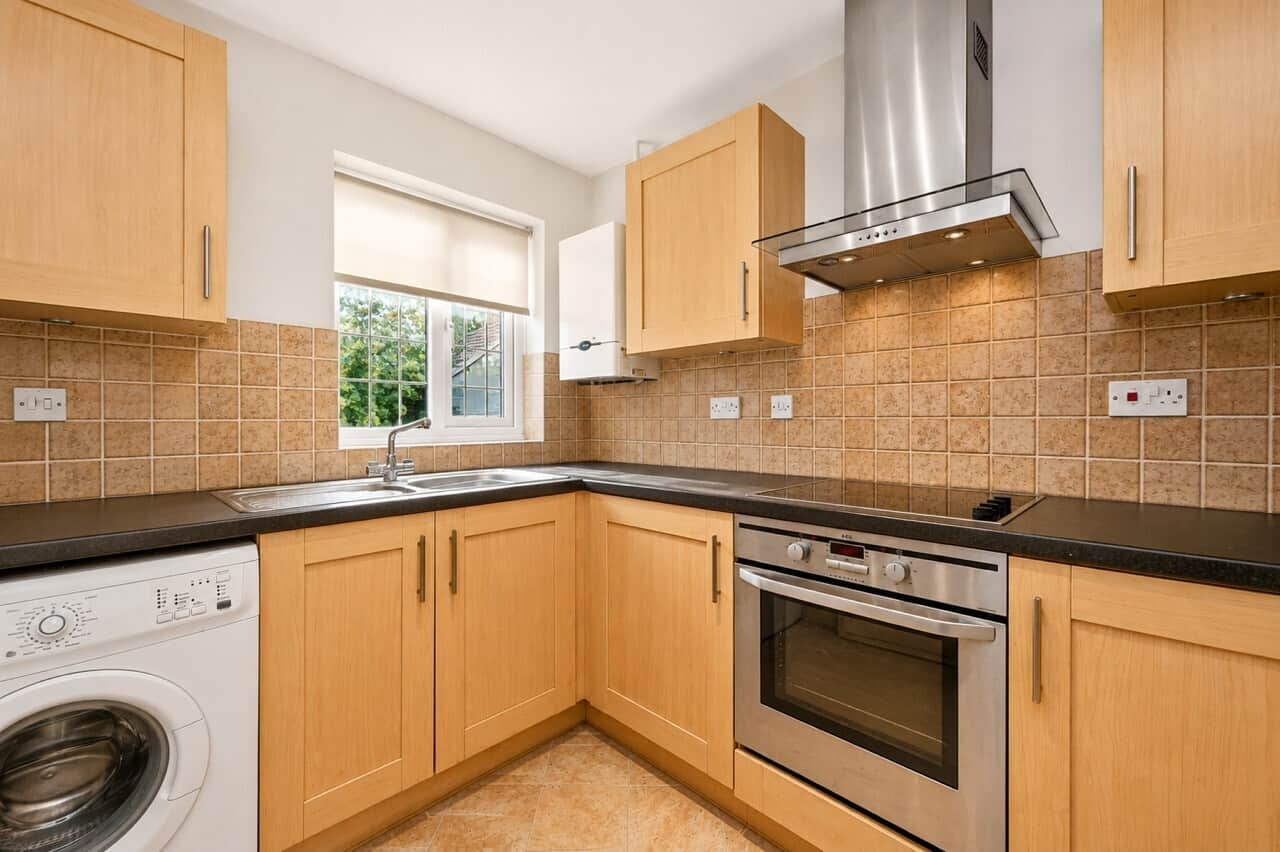 Property at Grovebury Gardens, Park Street, St. Albans