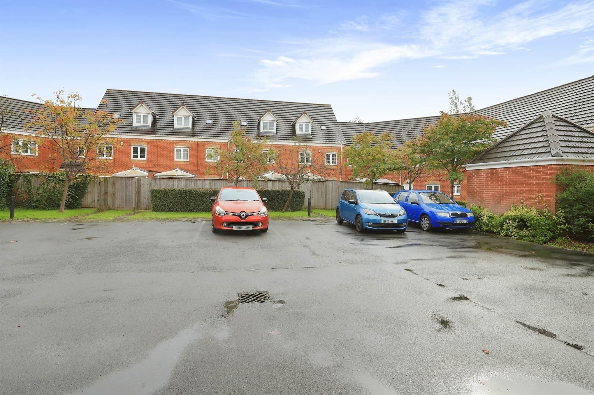 Property at Smallshire Close, Wednesfield, Wolverhampton