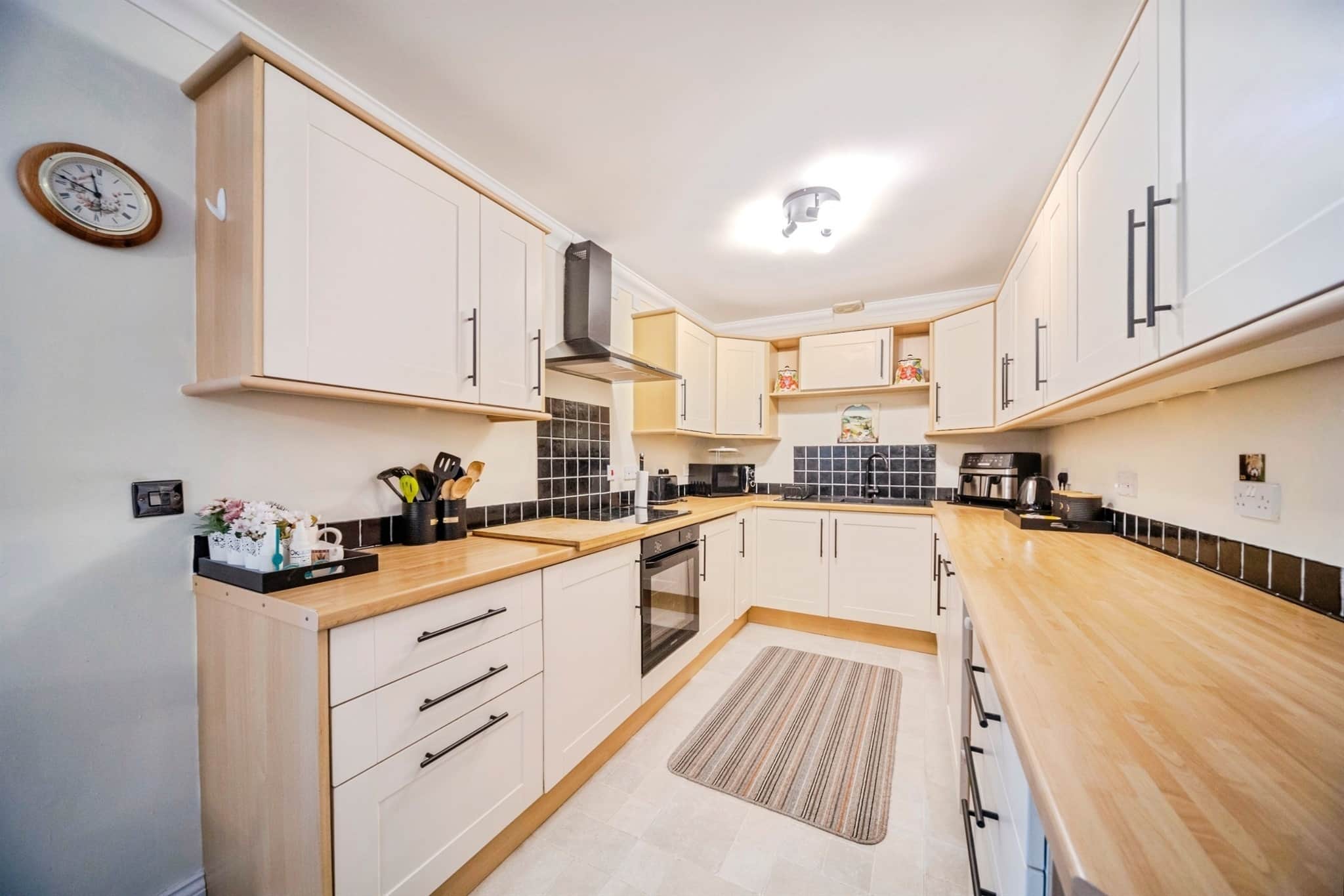 Property at Warren Road, Little Horwood, Milton Keynes