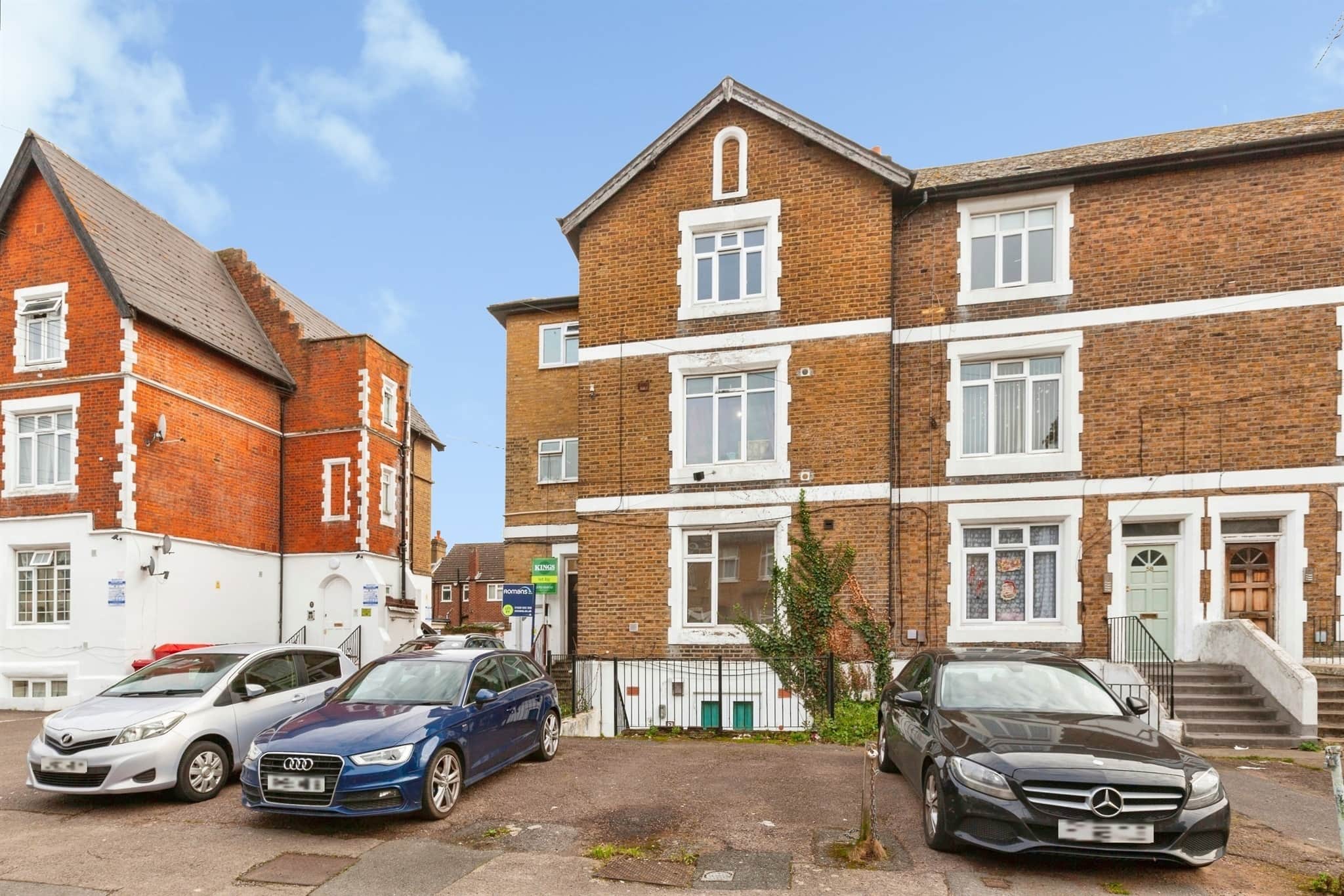 Property at Hencroft Street South, Slough