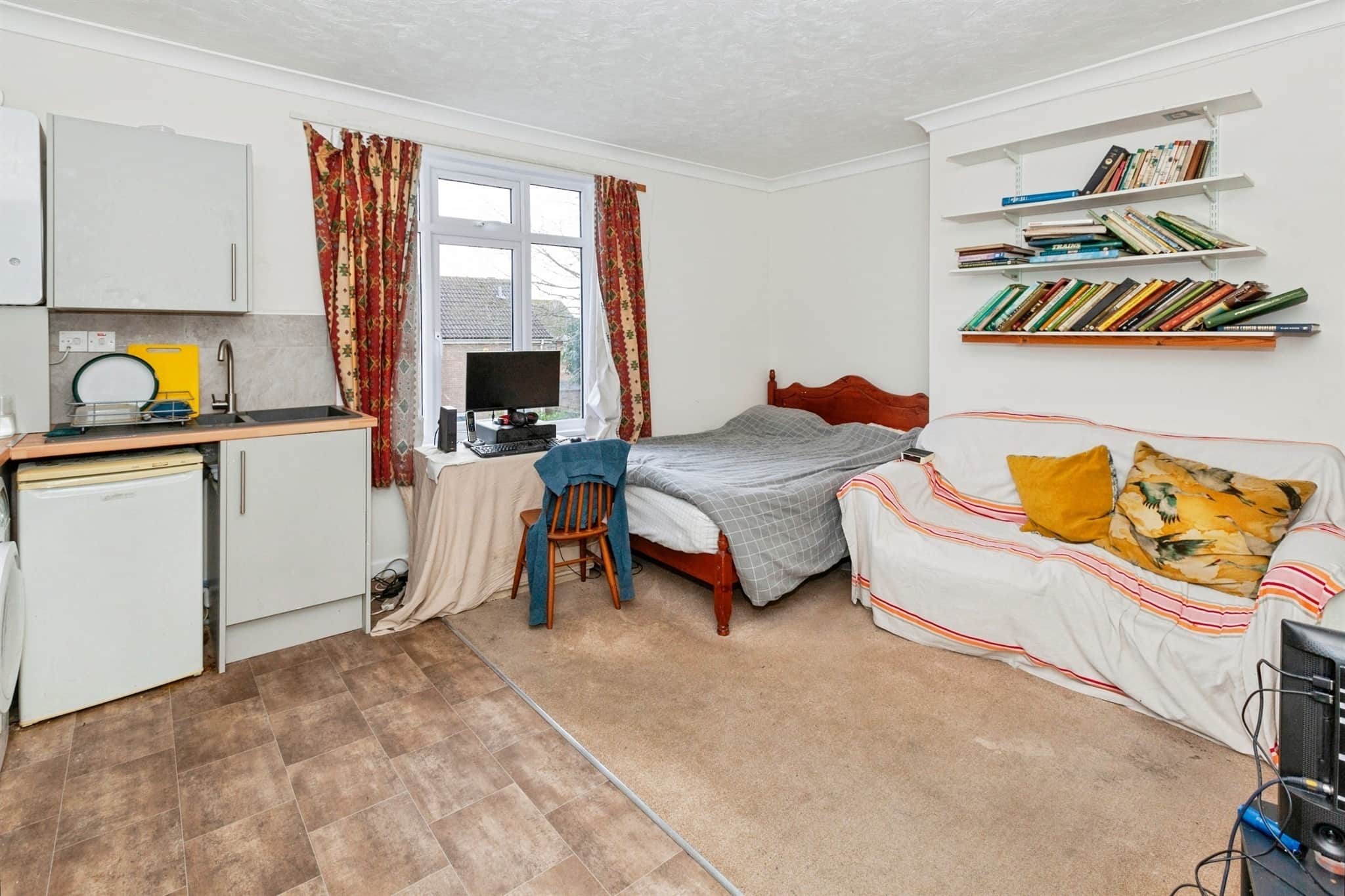 Property at Hencroft Street South, Slough