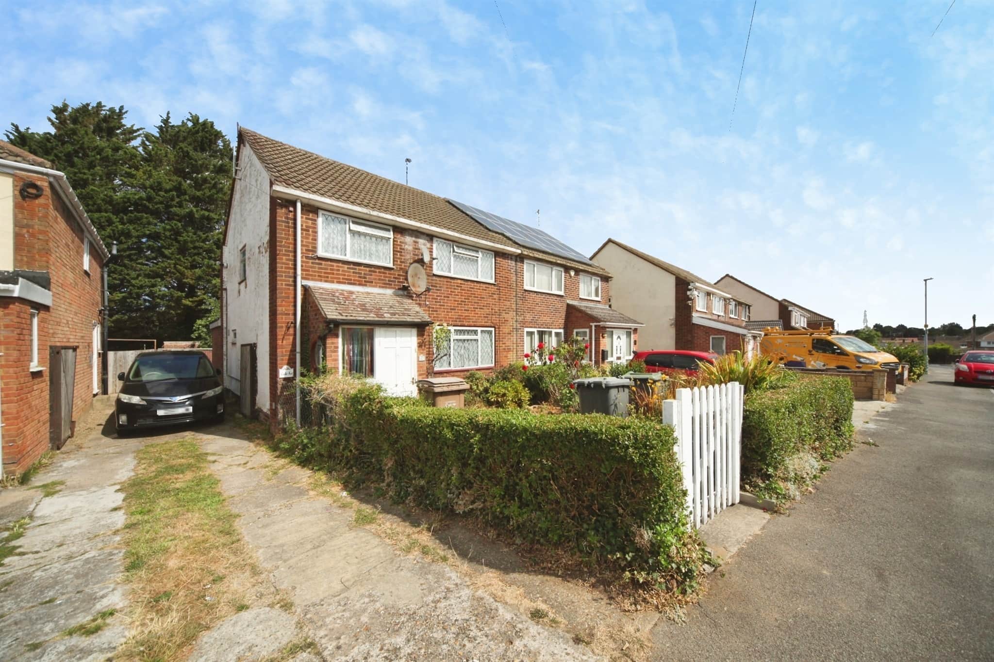 Property at Charlwood Road, Luton