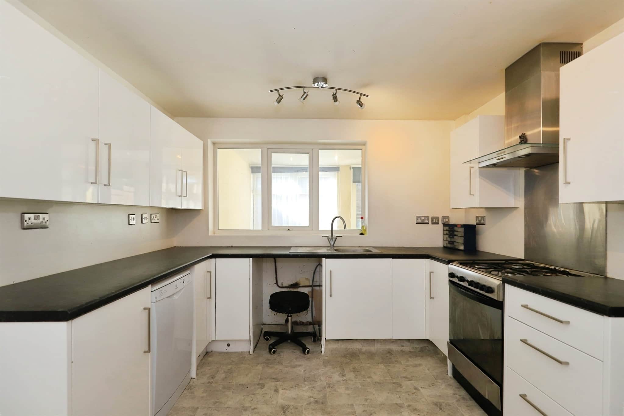 Property at Harvesters Walk, Pendeford, Wolverhampton