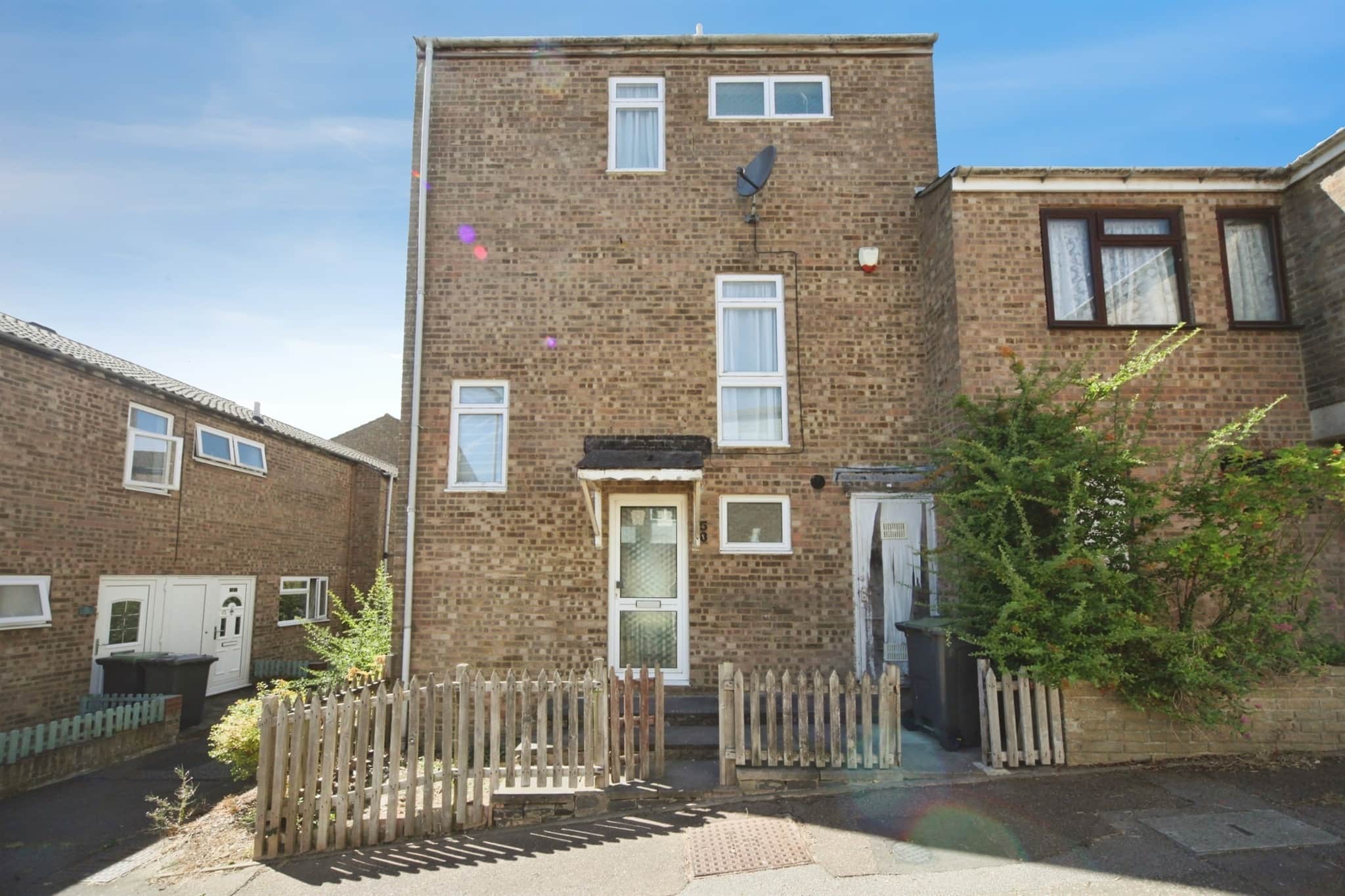 Property at Winchester Gardens, Luton