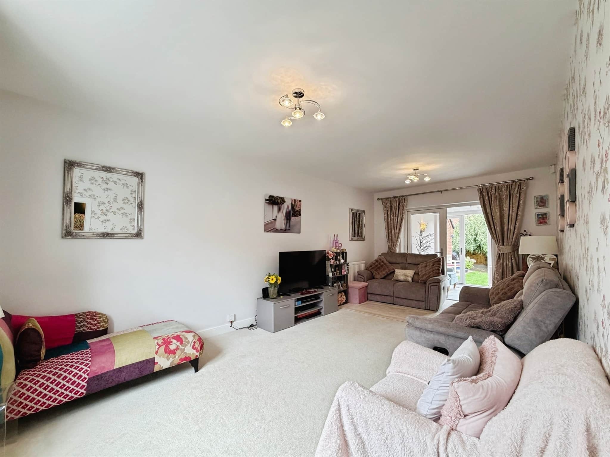 Property at Horseshoe Crescent, Wellesbourne, Warwick