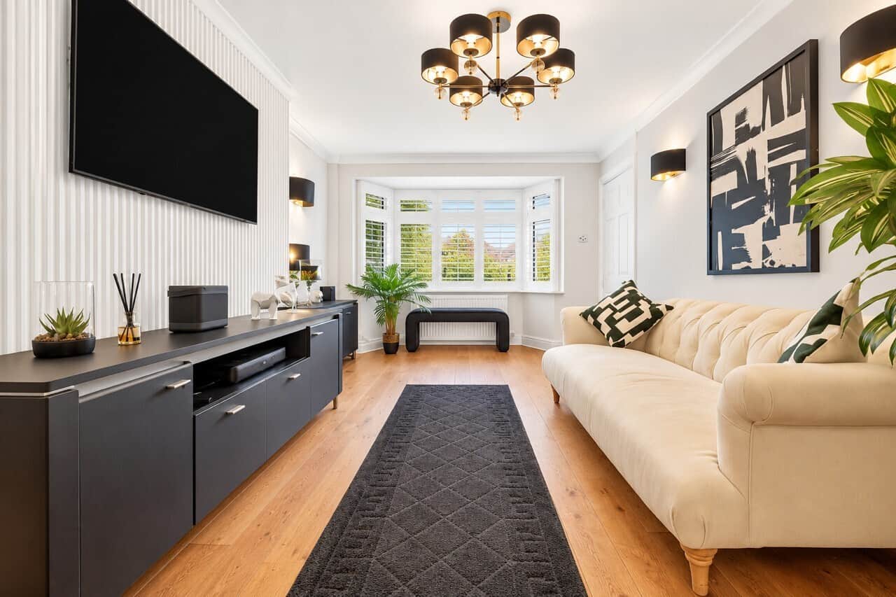 Property at Hamilton Close, Bricket Wood, St. Albans