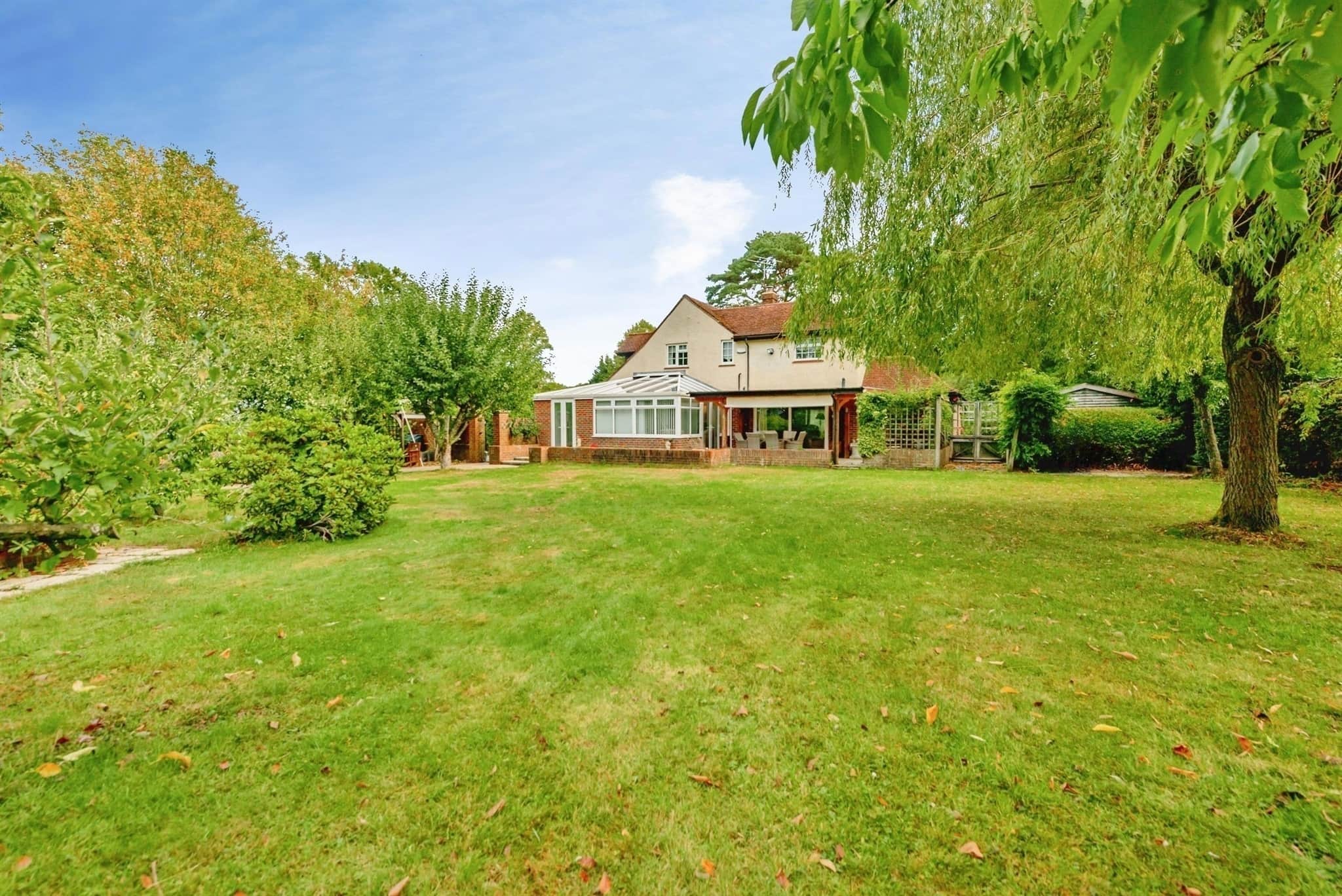 Property at Effingham Road, Copthorne, Crawley