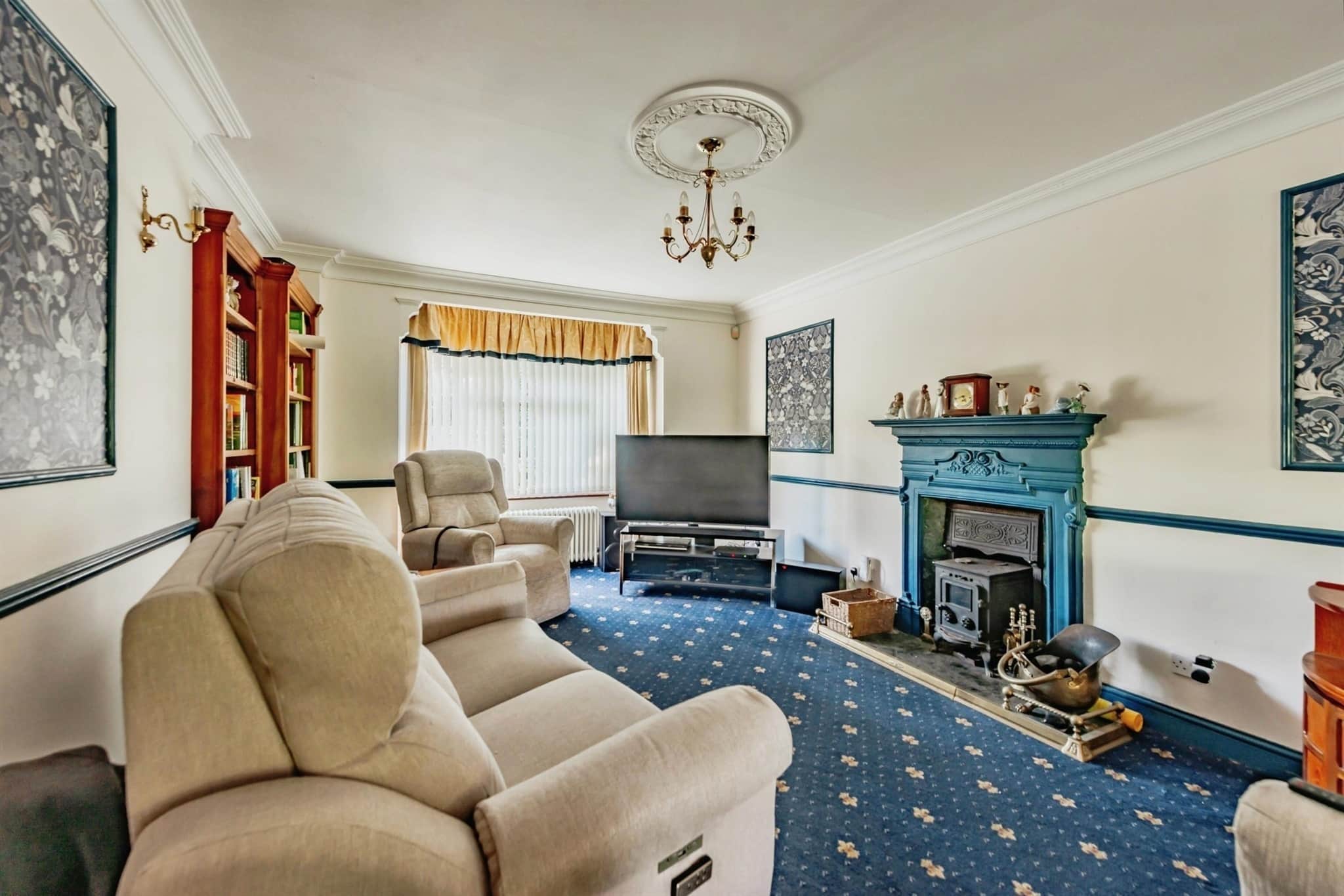 Property at Effingham Road, Copthorne, Crawley