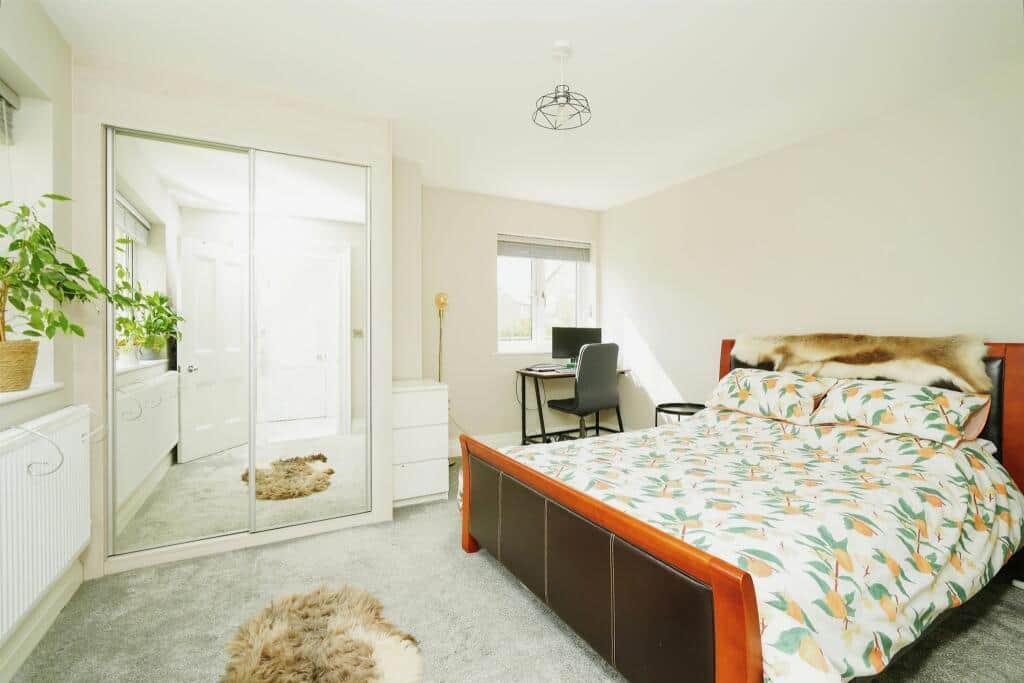 Property at Linden Gardens, Carterton