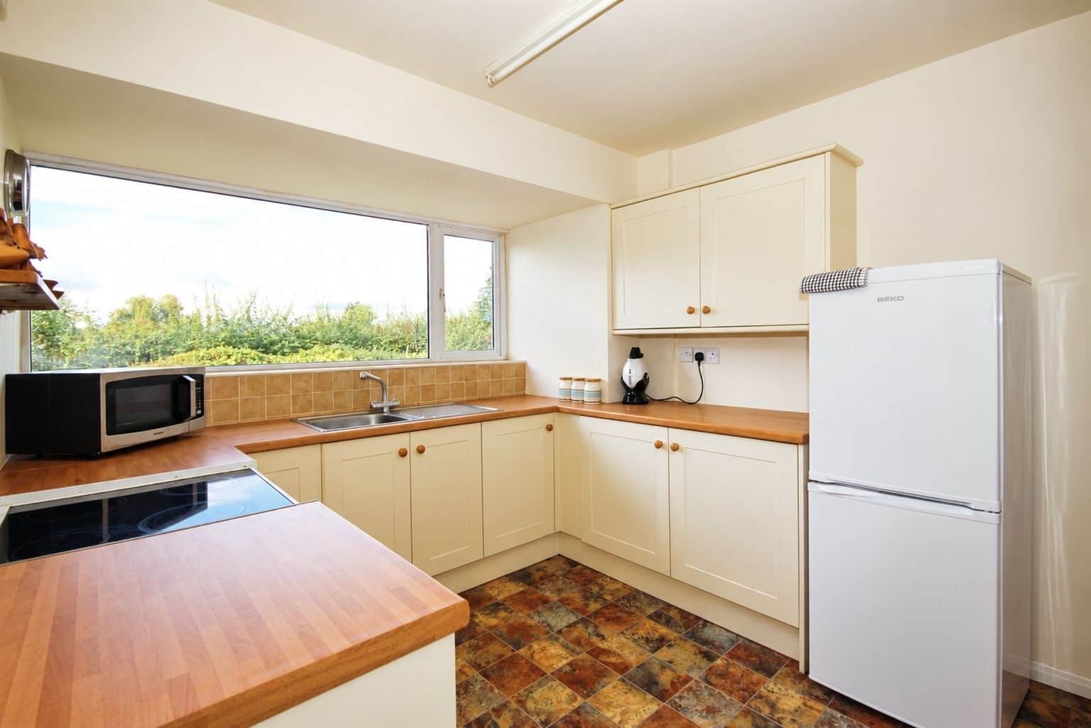 Property at High View Road, Leamington Spa