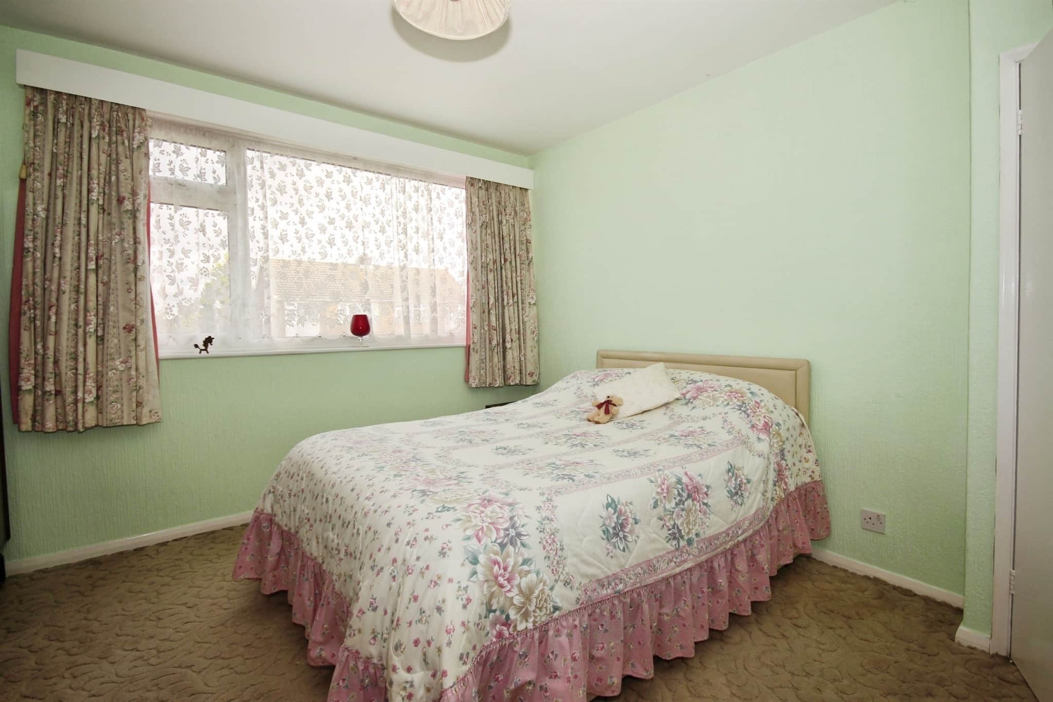 Property at High View Road, Leamington Spa