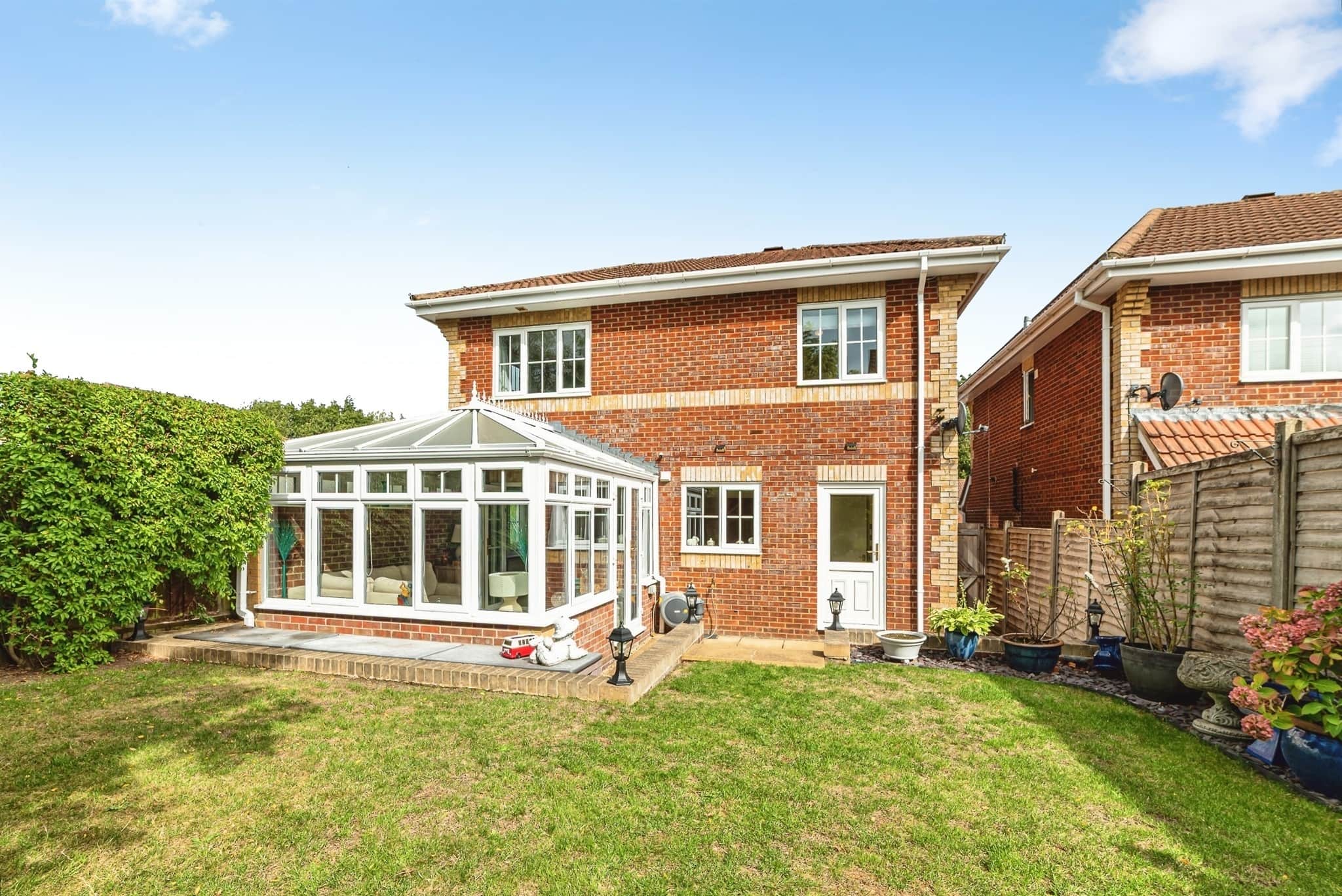 Property at The Cornfields, Hatch Warren, Basingstoke