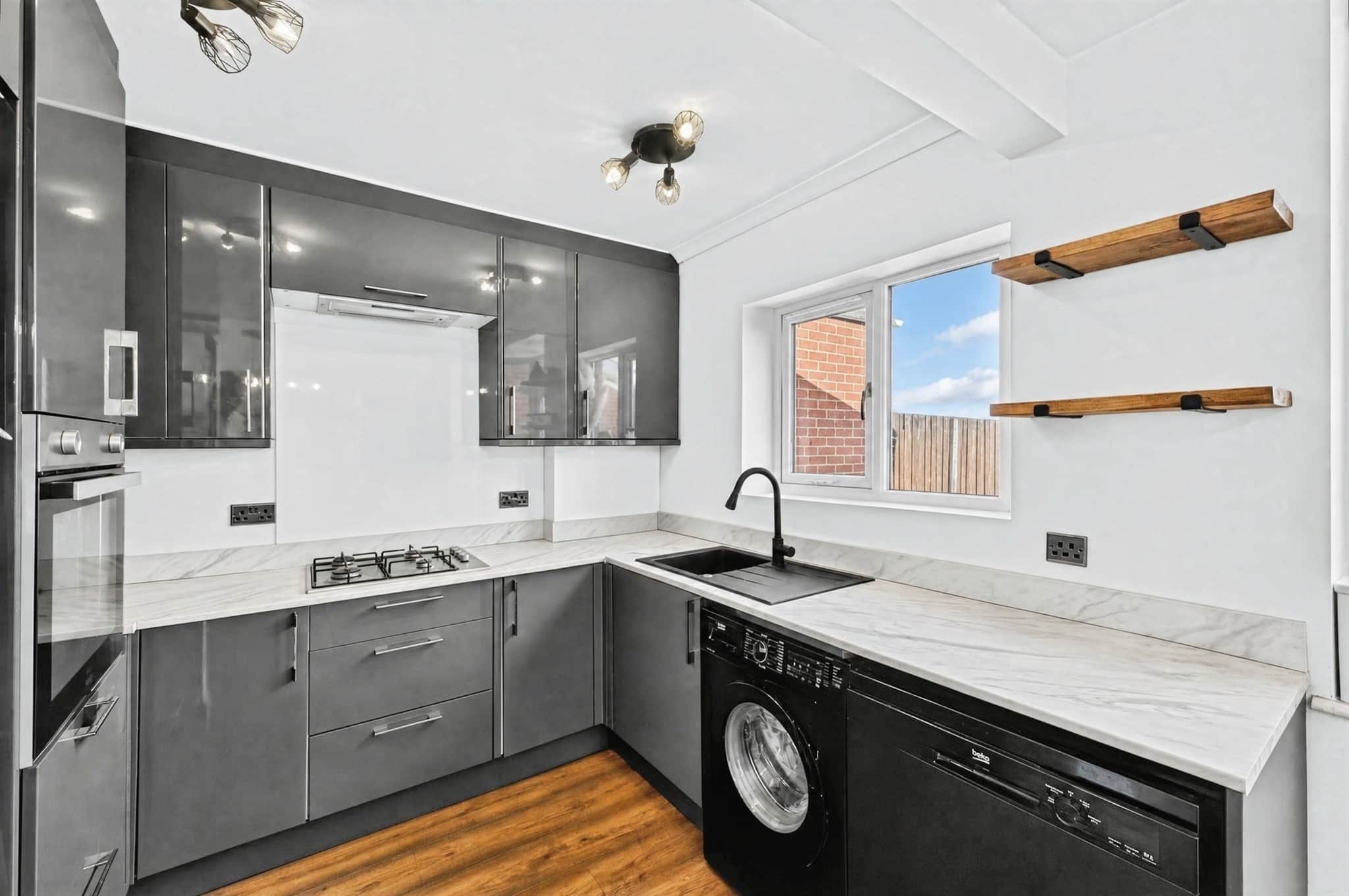Property at Thornton Road, Northampton