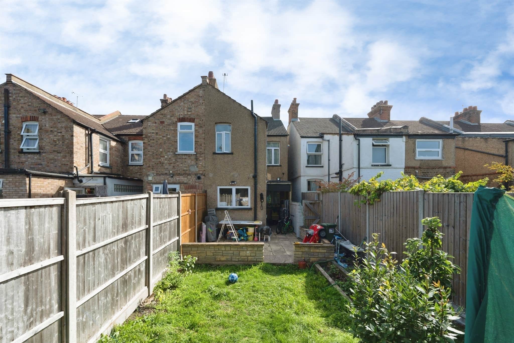 Property at Benskin Road, Watford