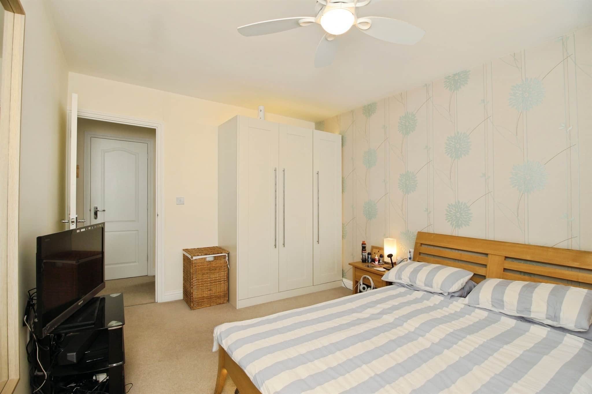 Property at Bargroves Avenue, St. Neots