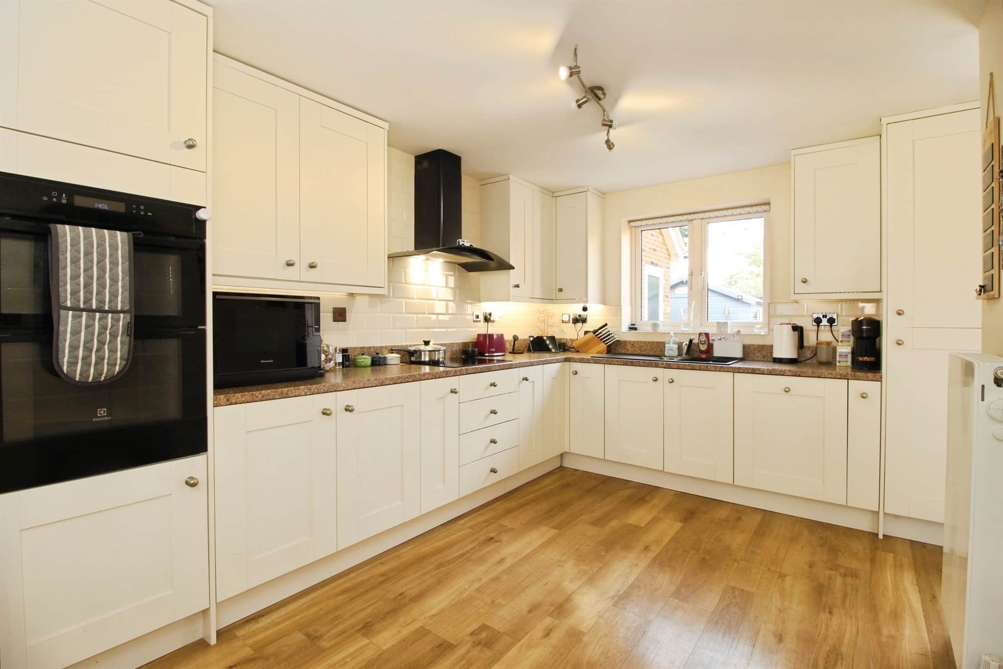 Property at Bargroves Avenue, St. Neots