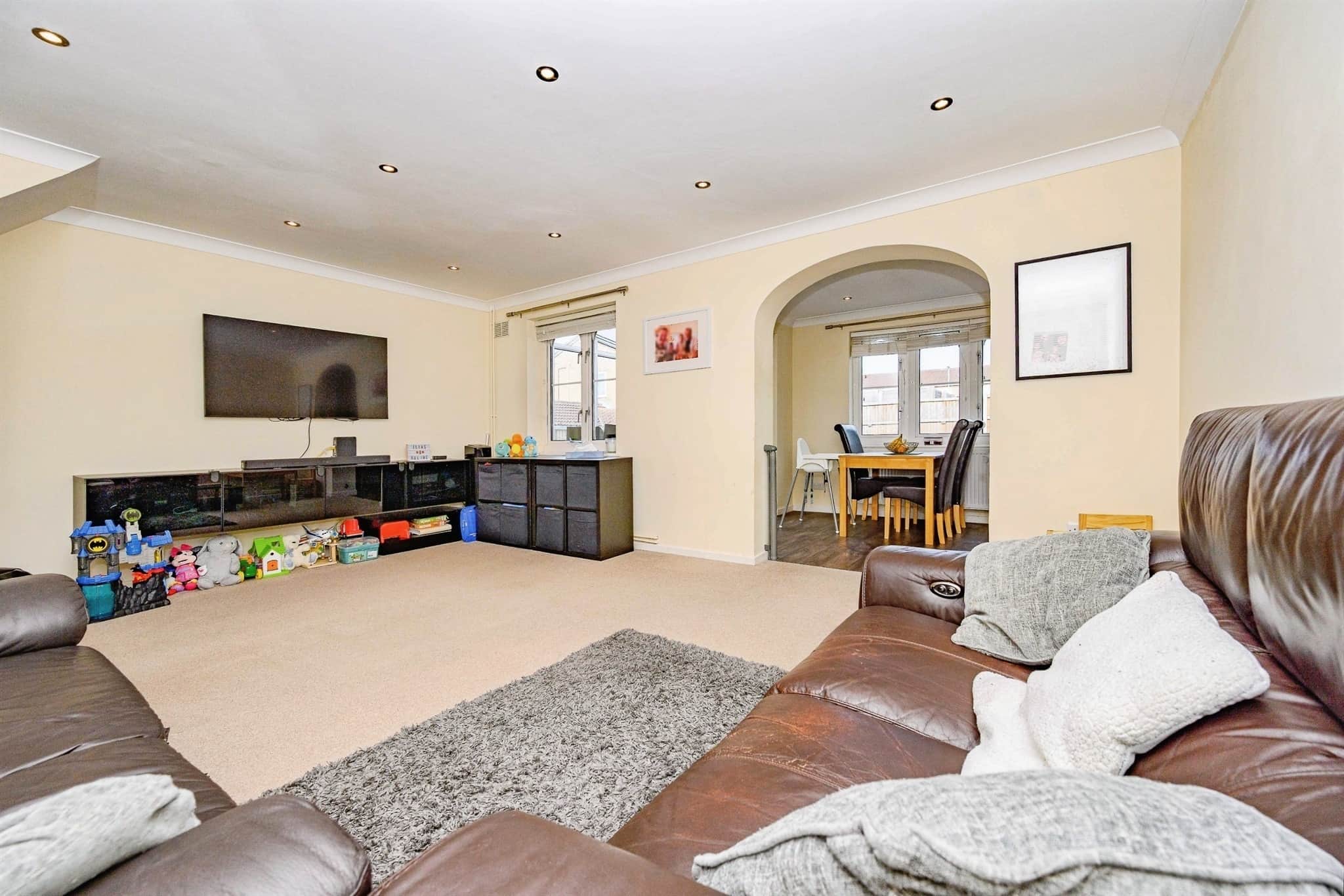 Property at Falstone Green, Luton