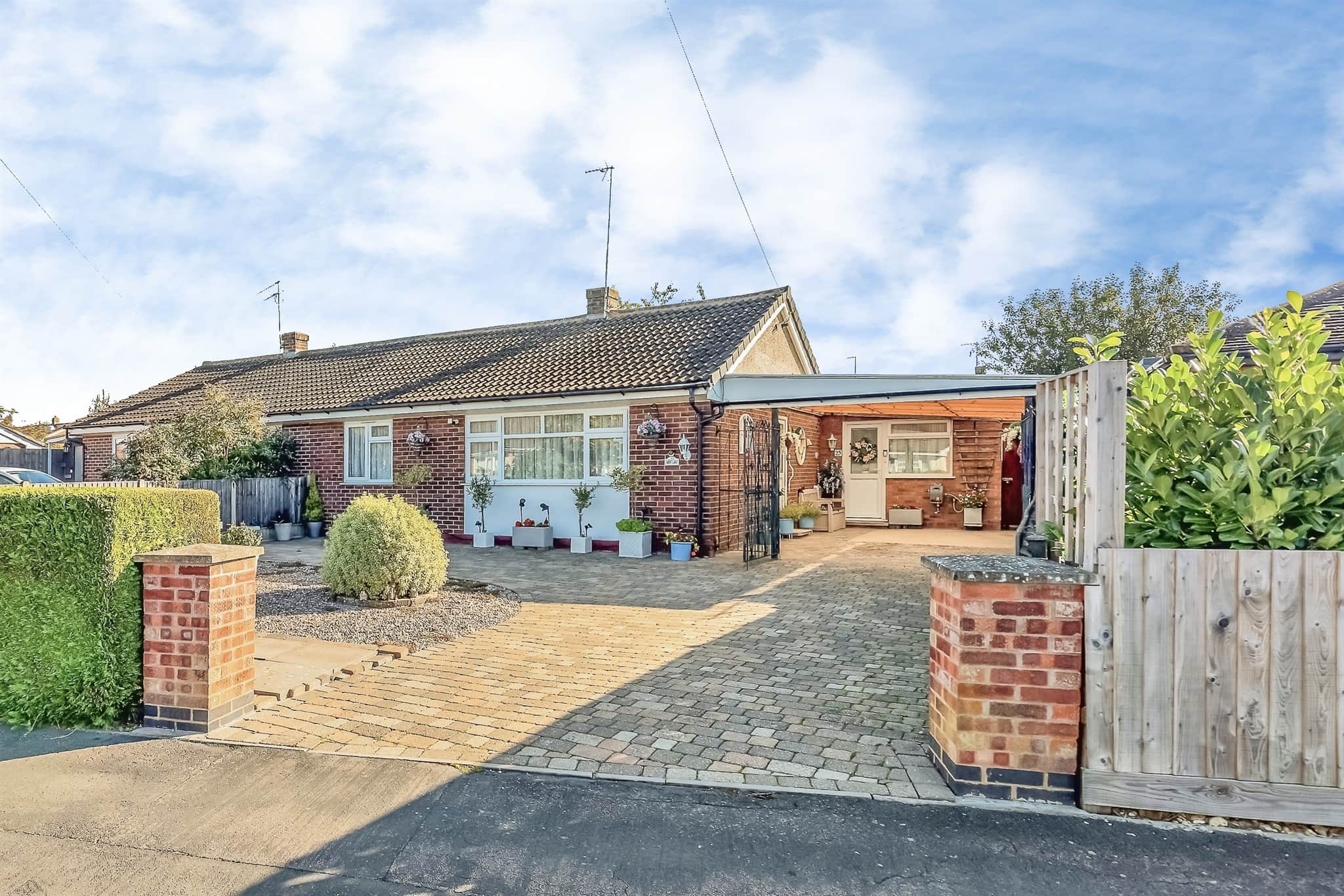 Property at Rainsborough Gardens, Market Harborough