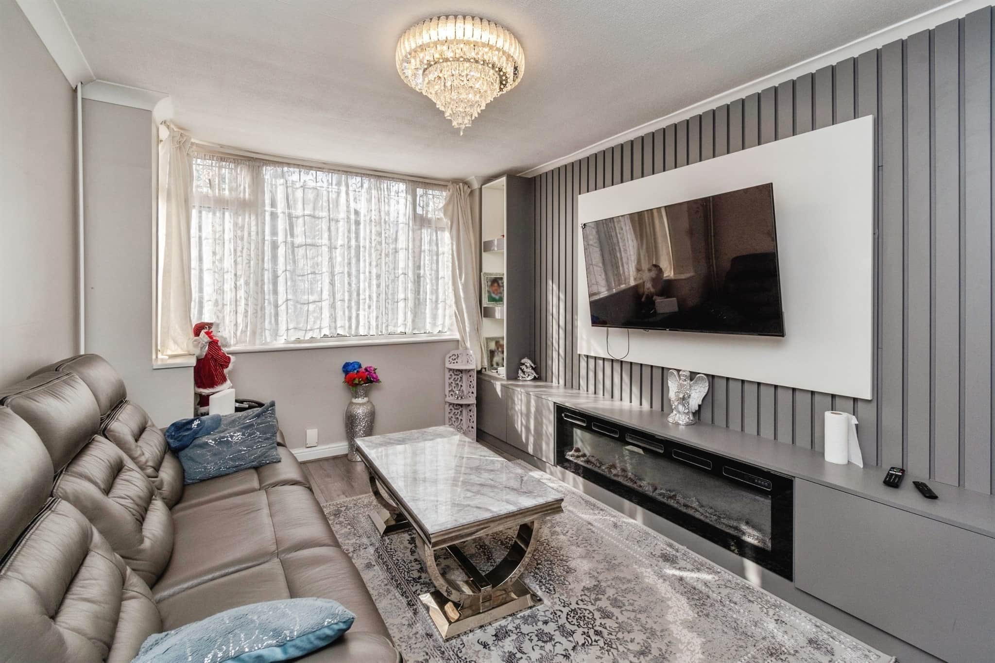 Property at Crossland Crescent, Claregate, Wolverhampton