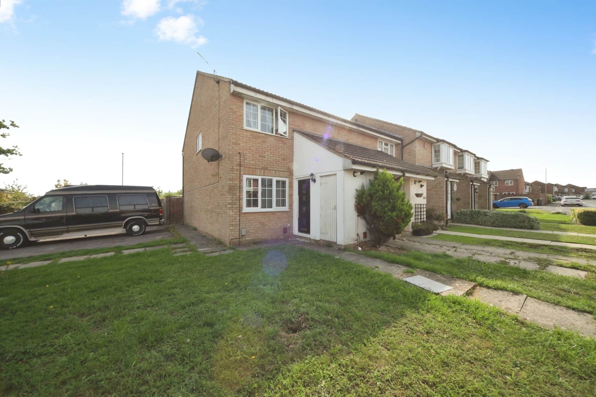 Property at Claverley Green, Luton