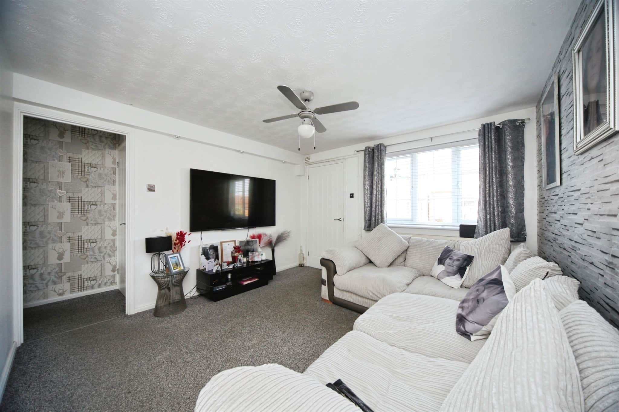 Property at Claverley Green, Luton
