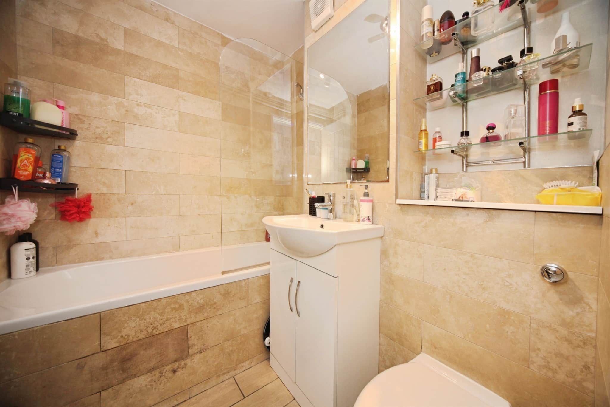 Property at Claverley Green, Luton