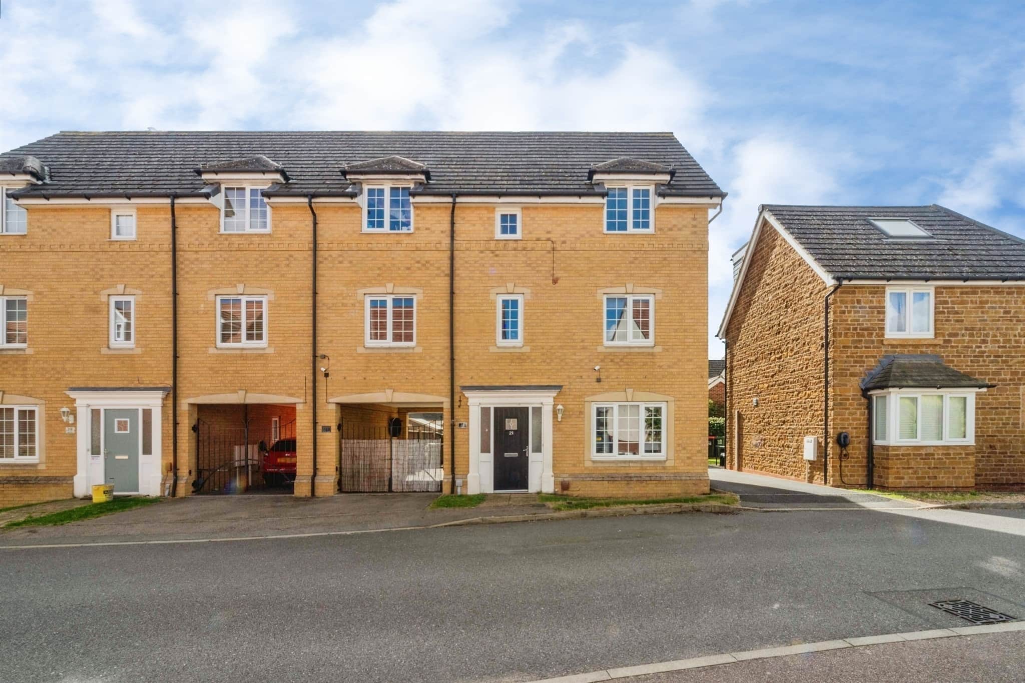 Property at Keel Way, Oxley Park, Milton Keynes