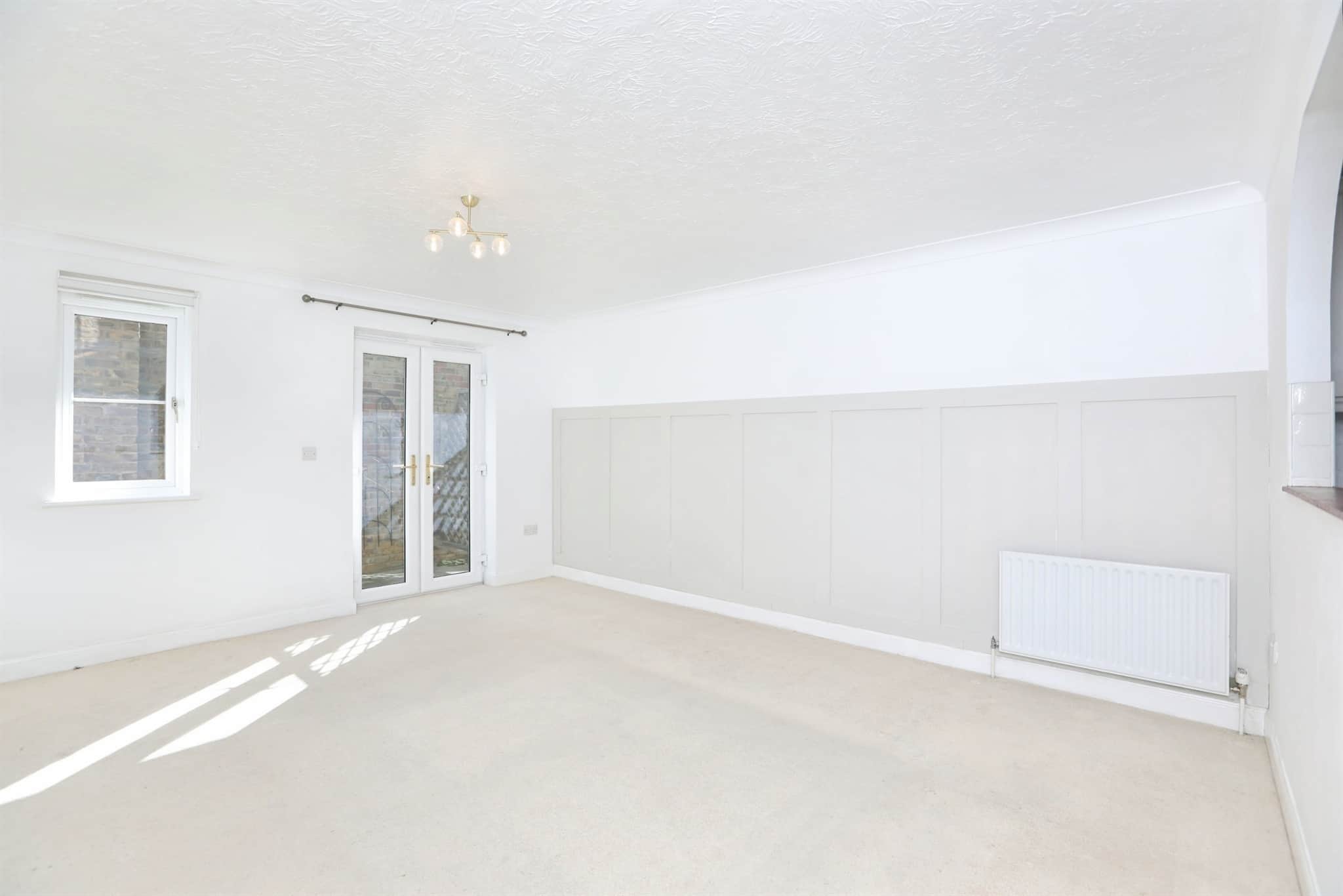 Property at Mansfield Drive, Iwade, Sittingbourne