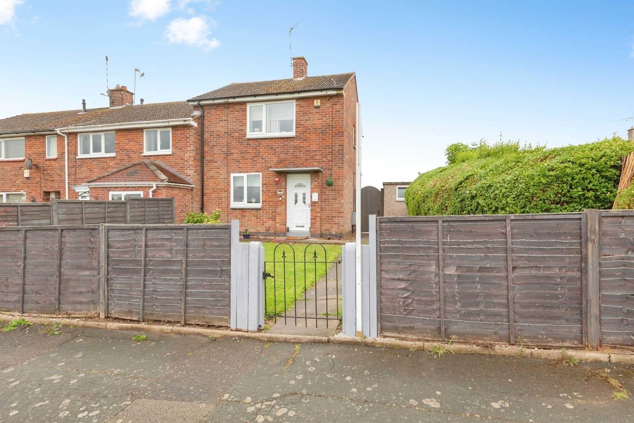 Property at Newlyn Parade, LEICESTER