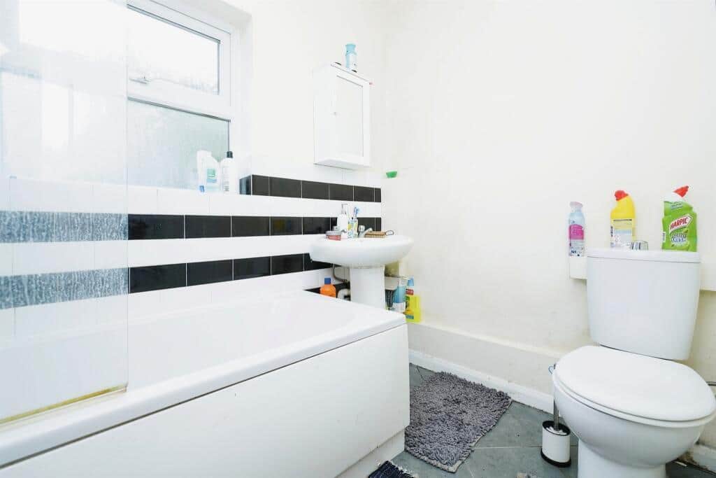Property at Studley Road, Luton