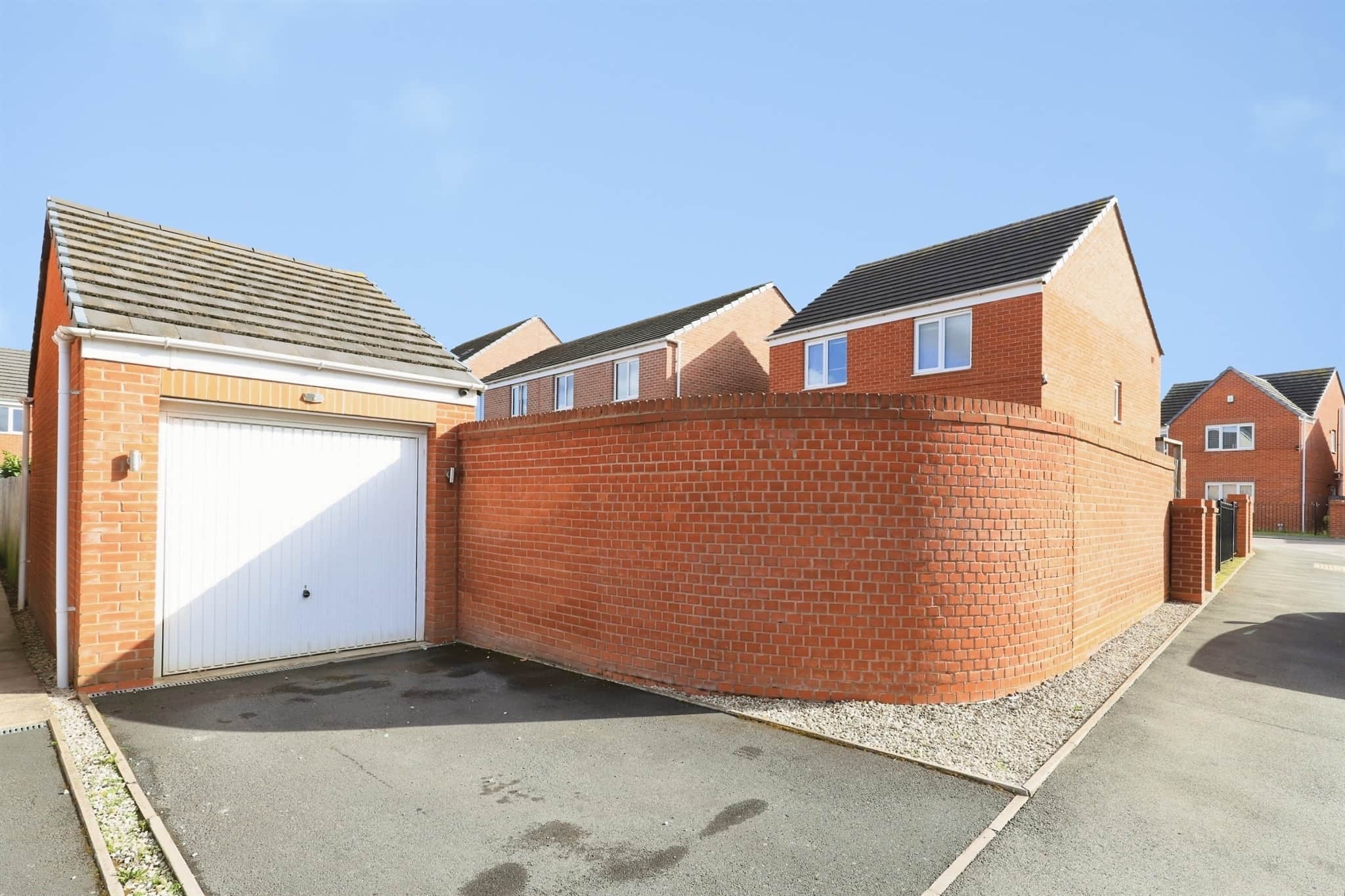 Property at Warmwell Drive, Ettingshall, Wolverhampton