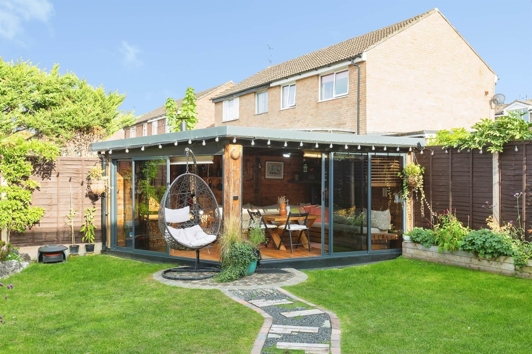 Property at Thackeray End, Aylesbury