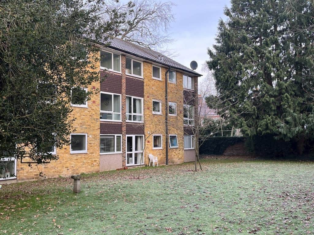 Property at Cotswold Court, Horsham