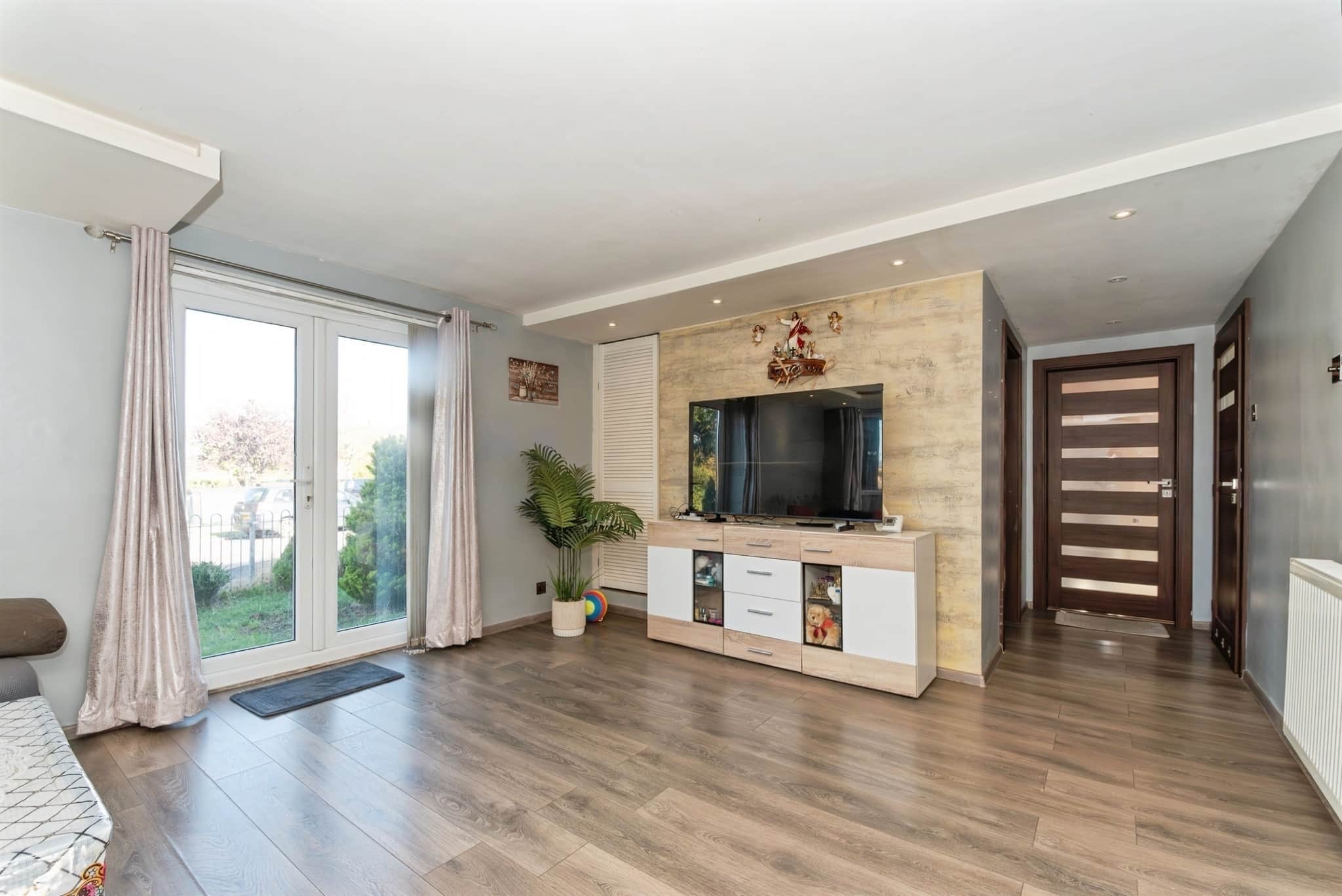 Property at Kingswood Avenue, SWINDON