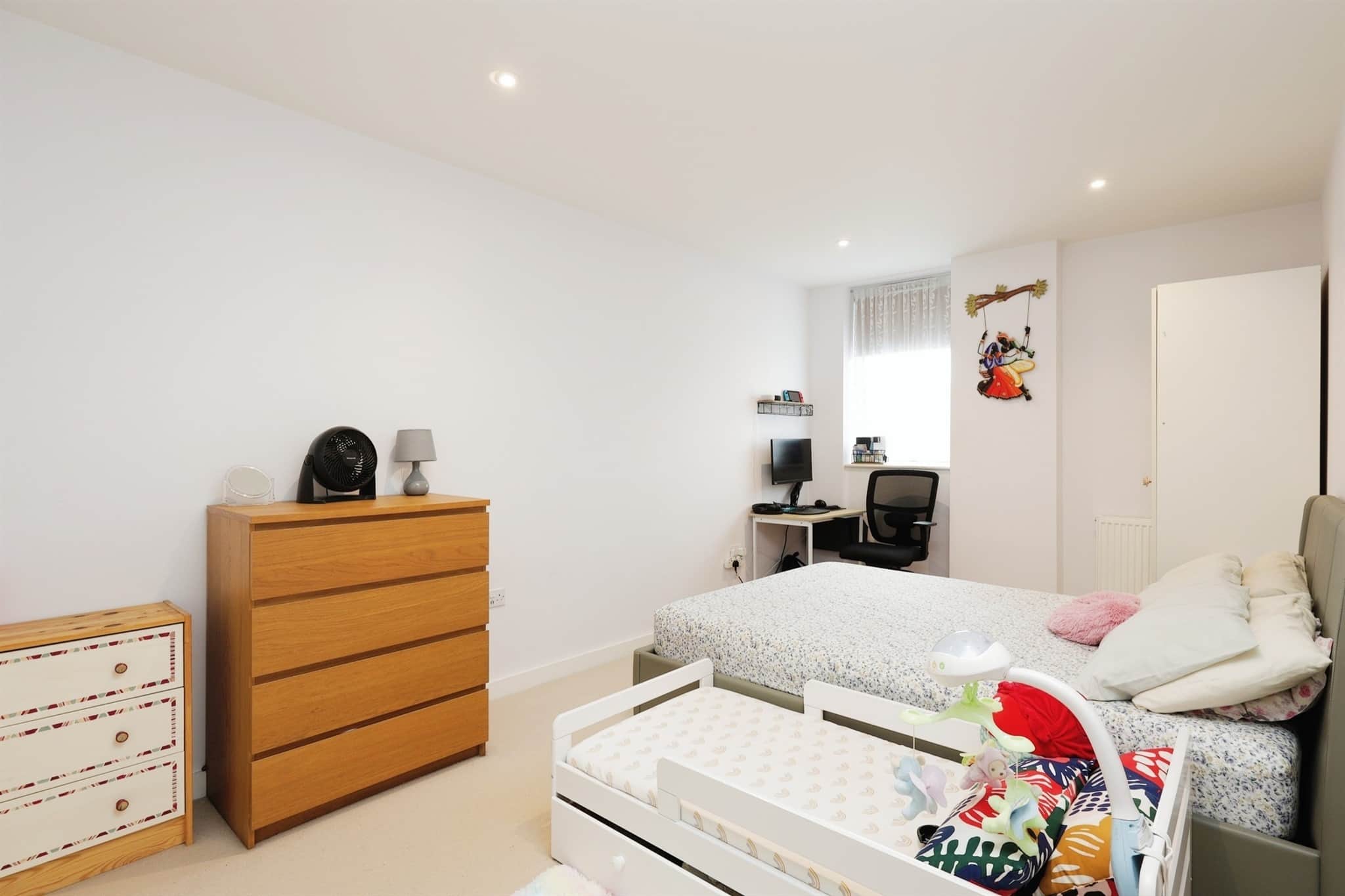 Property at Woodford Road, Watford