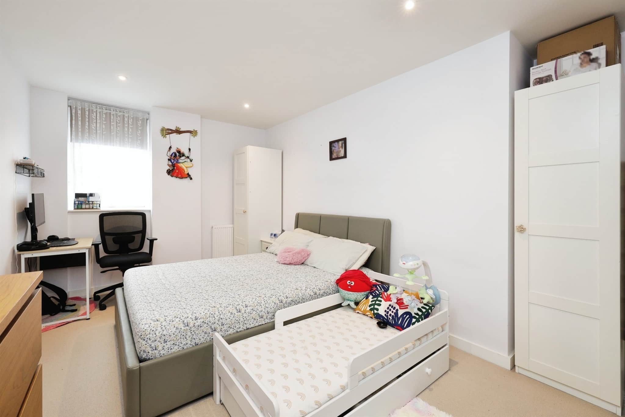 Property at Woodford Road, Watford