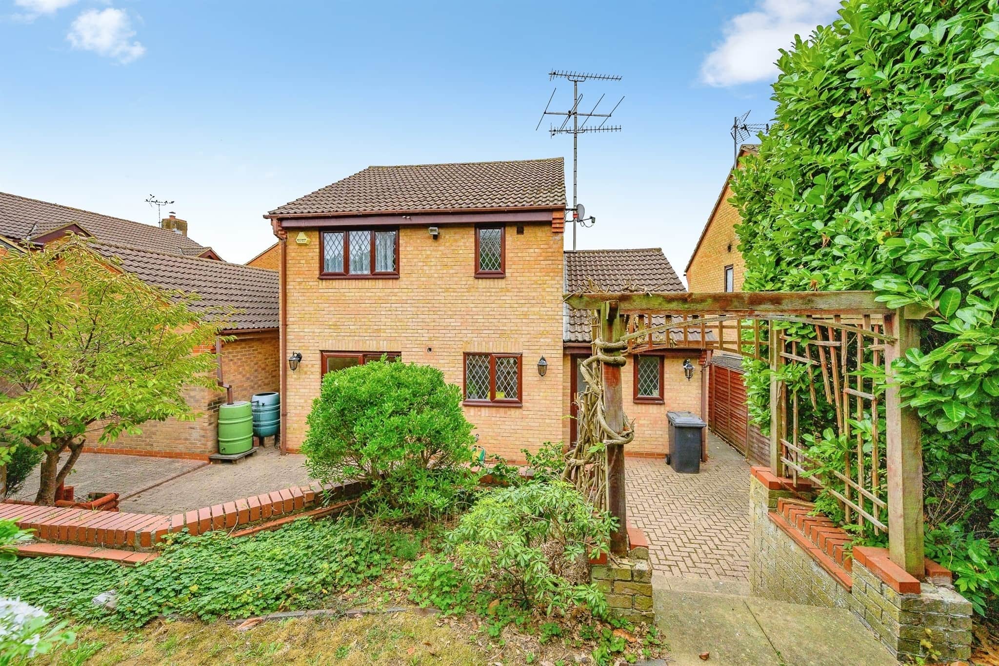 Property at Launton Close, Luton