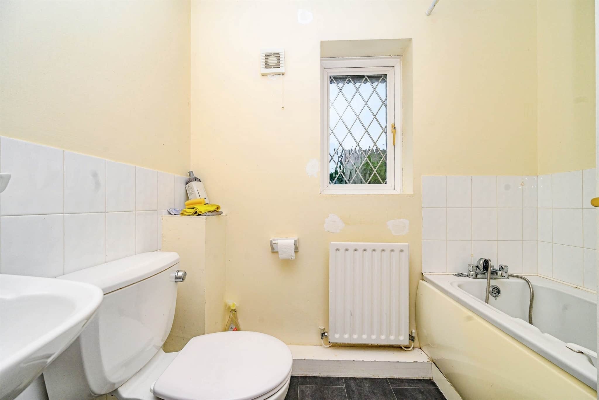 Property at Launton Close, Luton