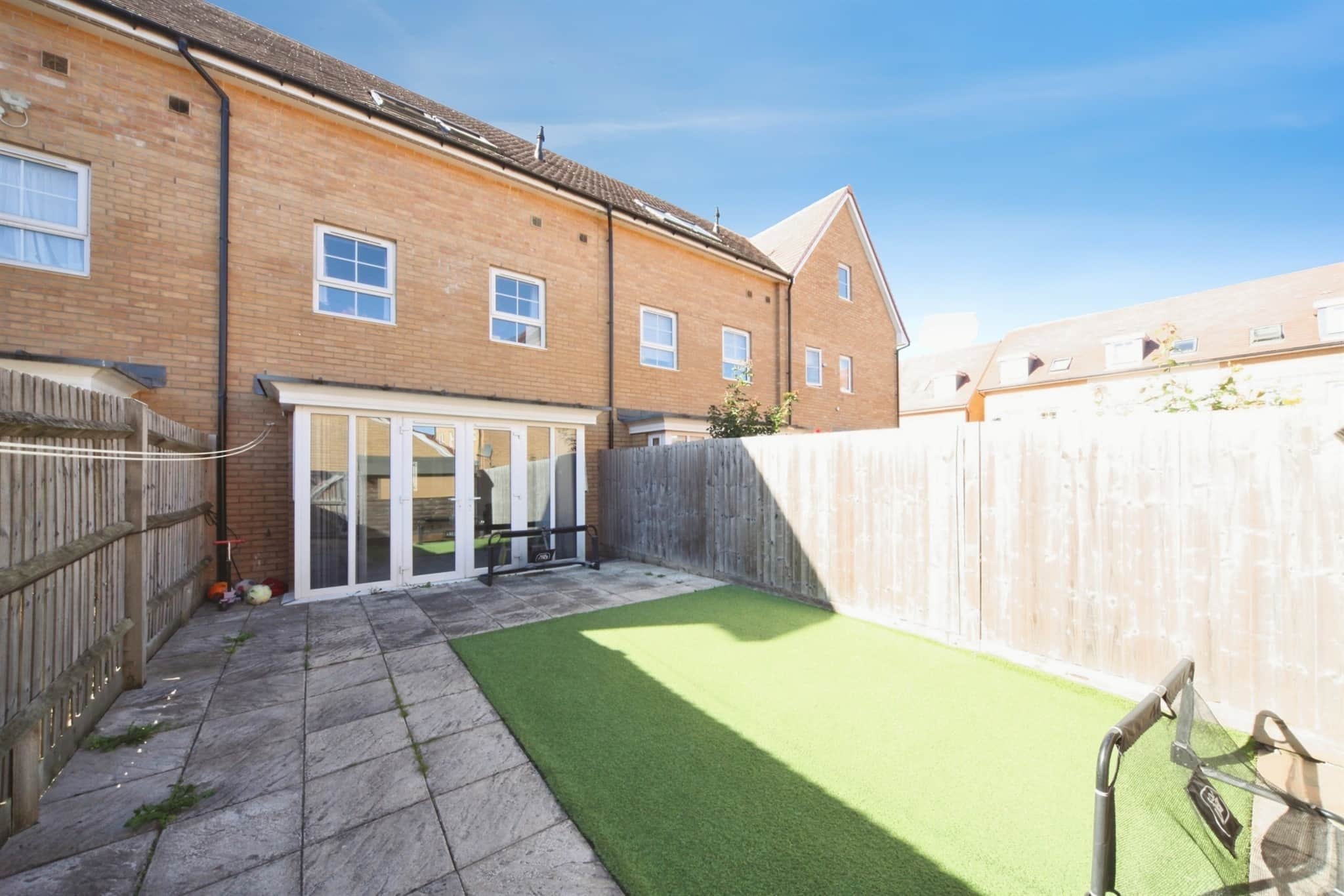 Property at Currency Close, Dunstable