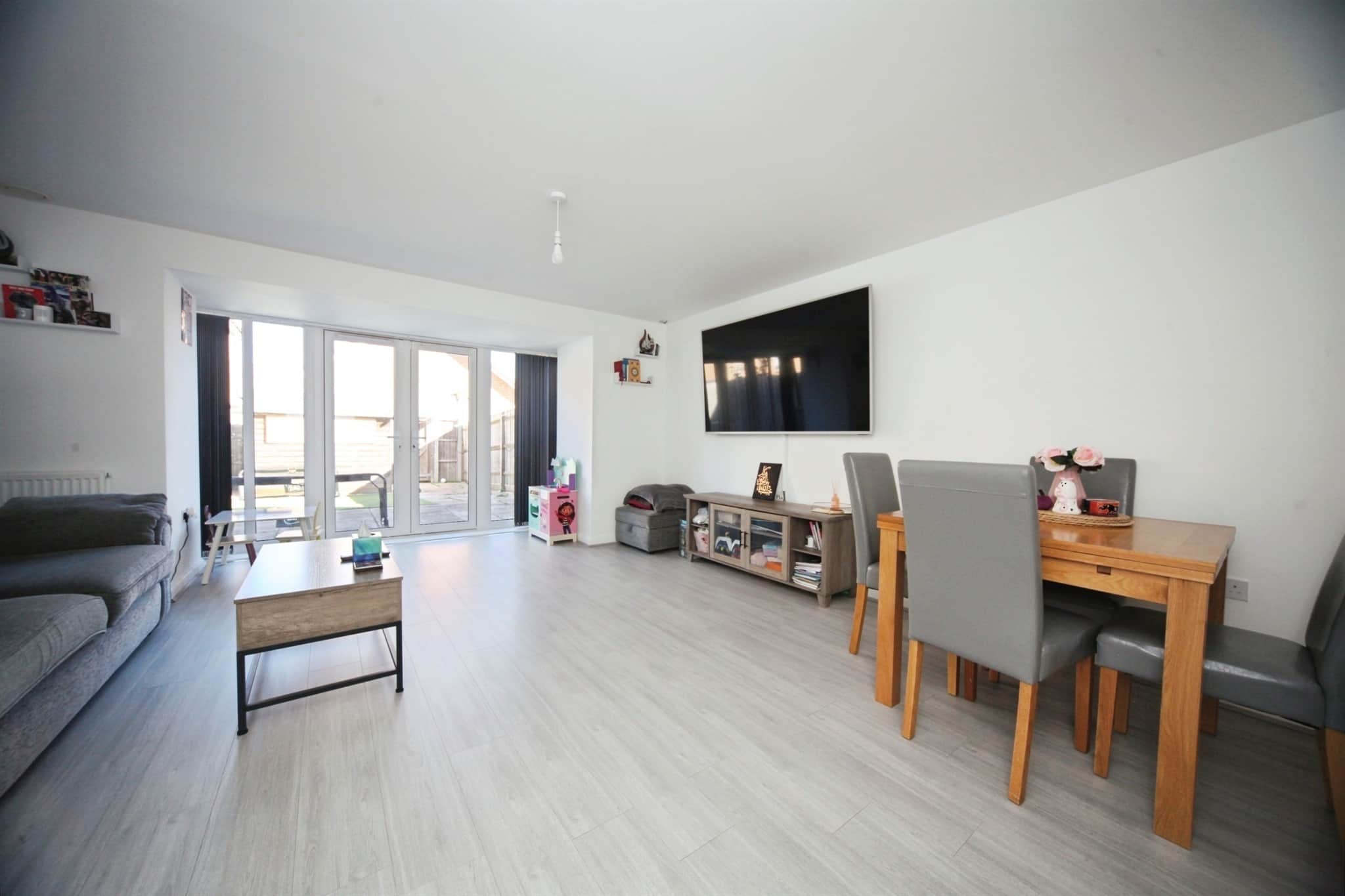 Property at Currency Close, Dunstable
