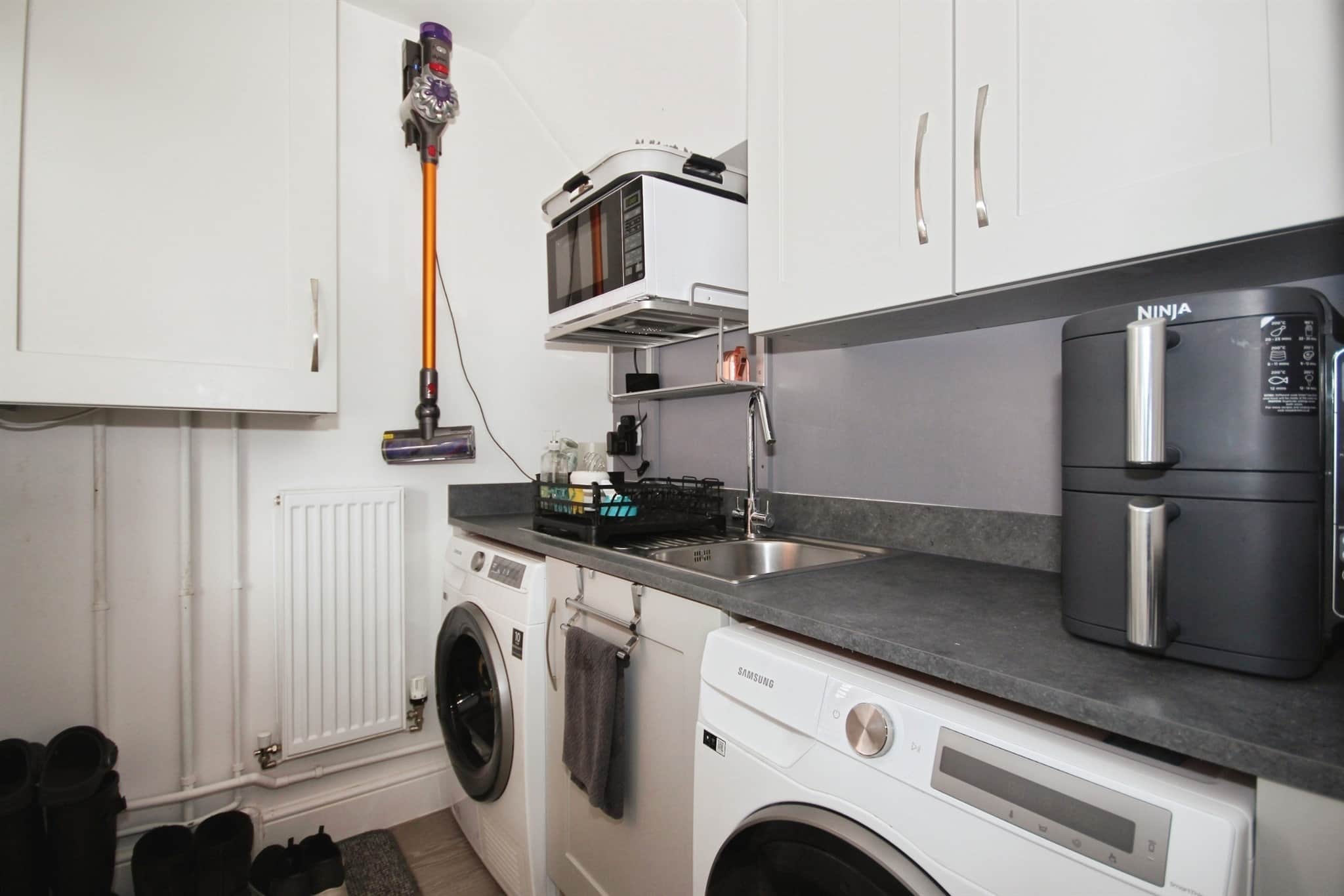 Property at Gatsby Way, Bishops Tachbrook, Leamington Spa